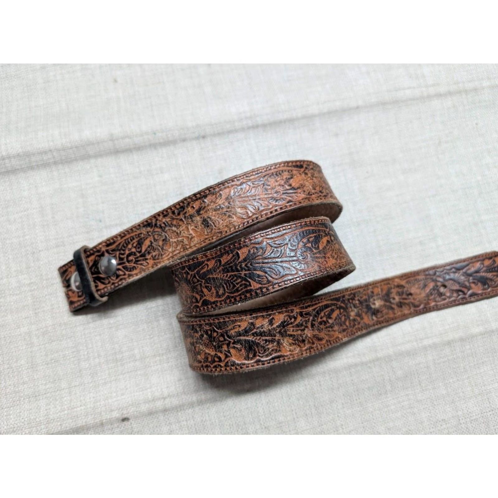 Vintage VINTAGE western belt Nocona Floral tooled cowhide brown belt 32 Men Buckle 1-3/4" Flowers Southwestern Size 32 - 7 Thumbnail