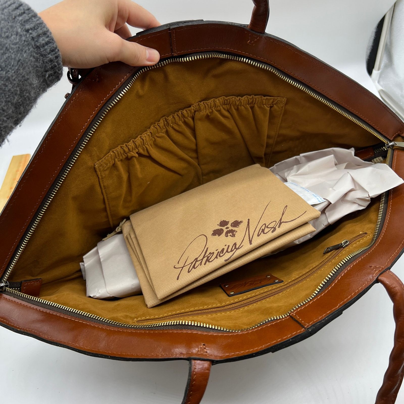Other Patricia Nash Women Handbags Perforated Leather Size ONE SIZE - 3 Thumbnail