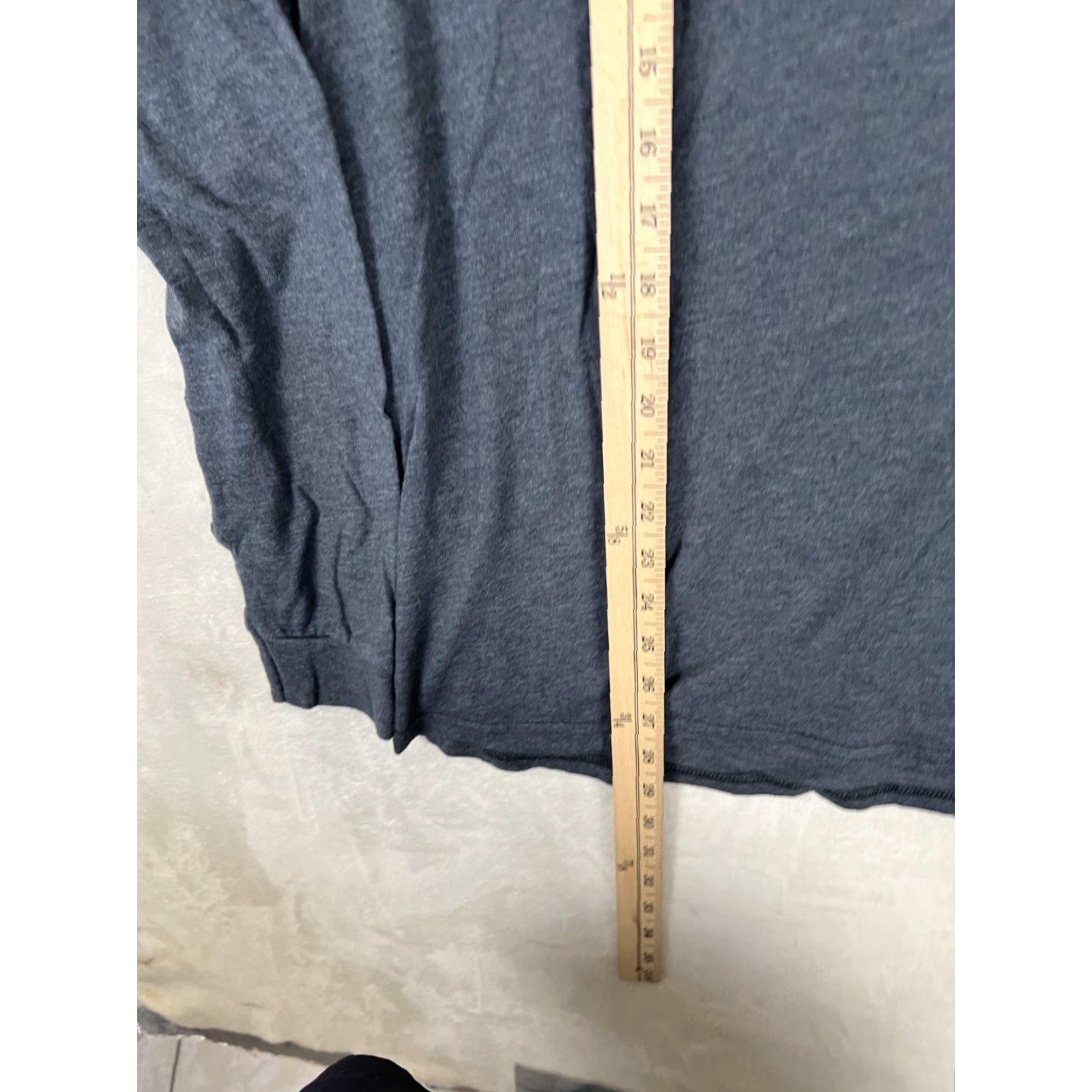Volcom VINTAGE Volcom T-Shirt Long Sleeve XL Gray Stone Logo Skate Streetwear Y2K Men Men’s Shirts XL Gray Stone Logo 2000s Size US XL / EU 56 / 4 - 3 Thumbnail
