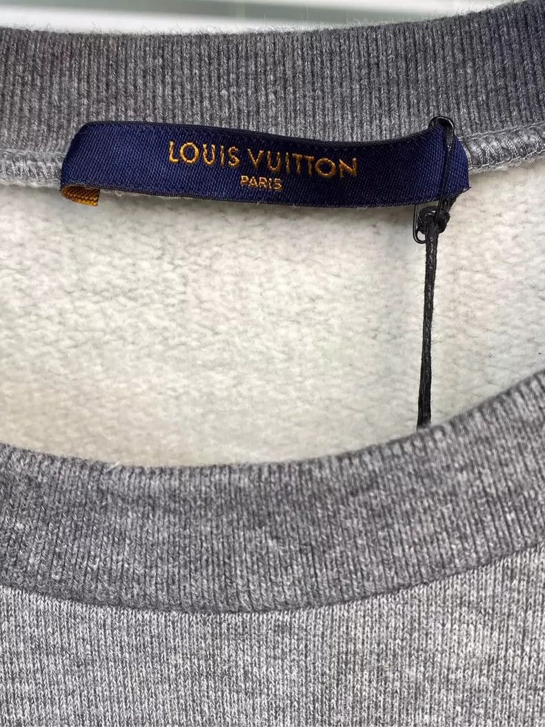 Louis Vuitton LOUIS VUITTON Printed logo long sleeves 2504-Nextarrow Size US M / EU 48-50 / 2 - 7 Thumbnail