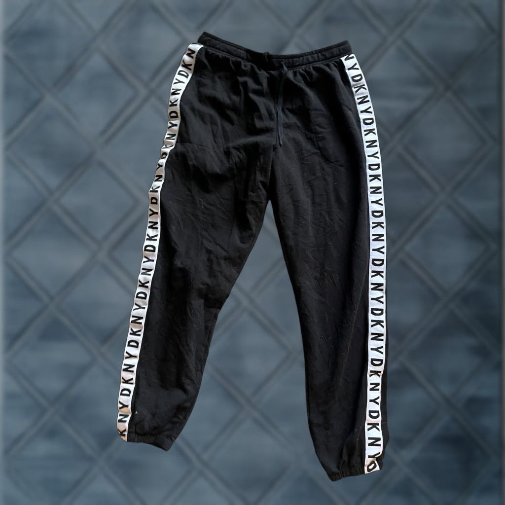 DKNY DKNY Fleece Sweatpants Pants Black Size Medium Women Adult Medium Regular DKNY Sportswear Jogger Pants Autumn Winter 90s? (no, must not add uncertain) Size 32" / US 10 / IT 46 - 1 Thumbnail