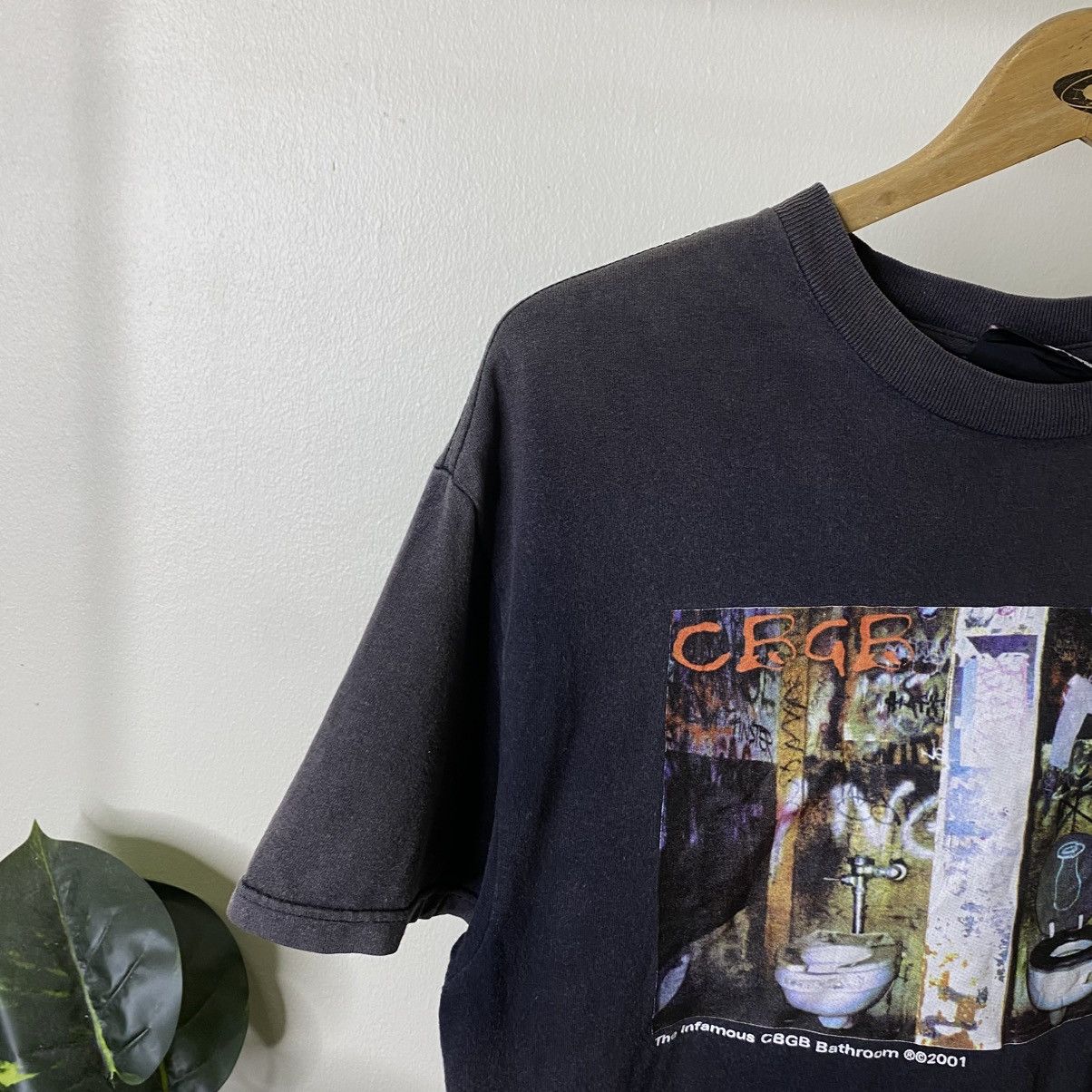 Vintage 2001 The Infamous CBGB Bathroom Sunfaded T Shirt Size US M / EU 48-50 / 2 - 3 Thumbnail
