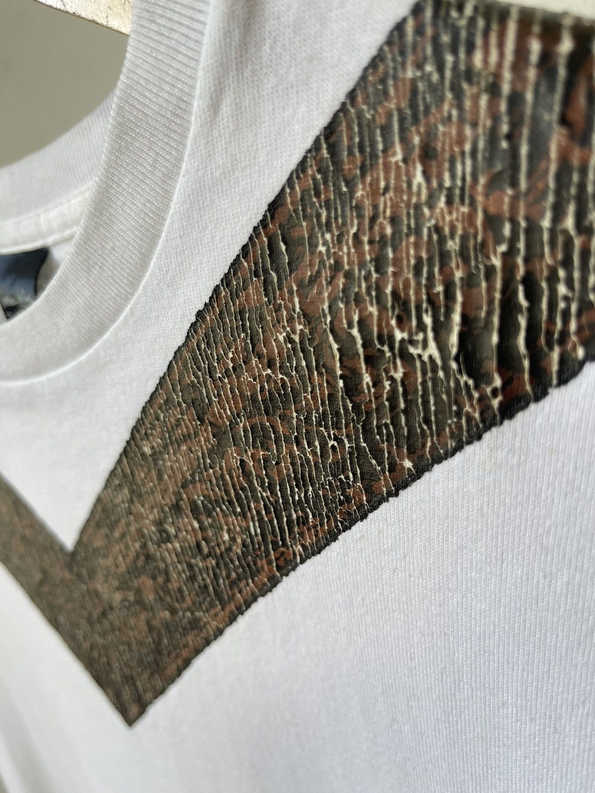 Number (N)ine 2000s Number Nine V Neck Print Tee #99 Size US M / EU 48-50 / 2 - 4 Thumbnail