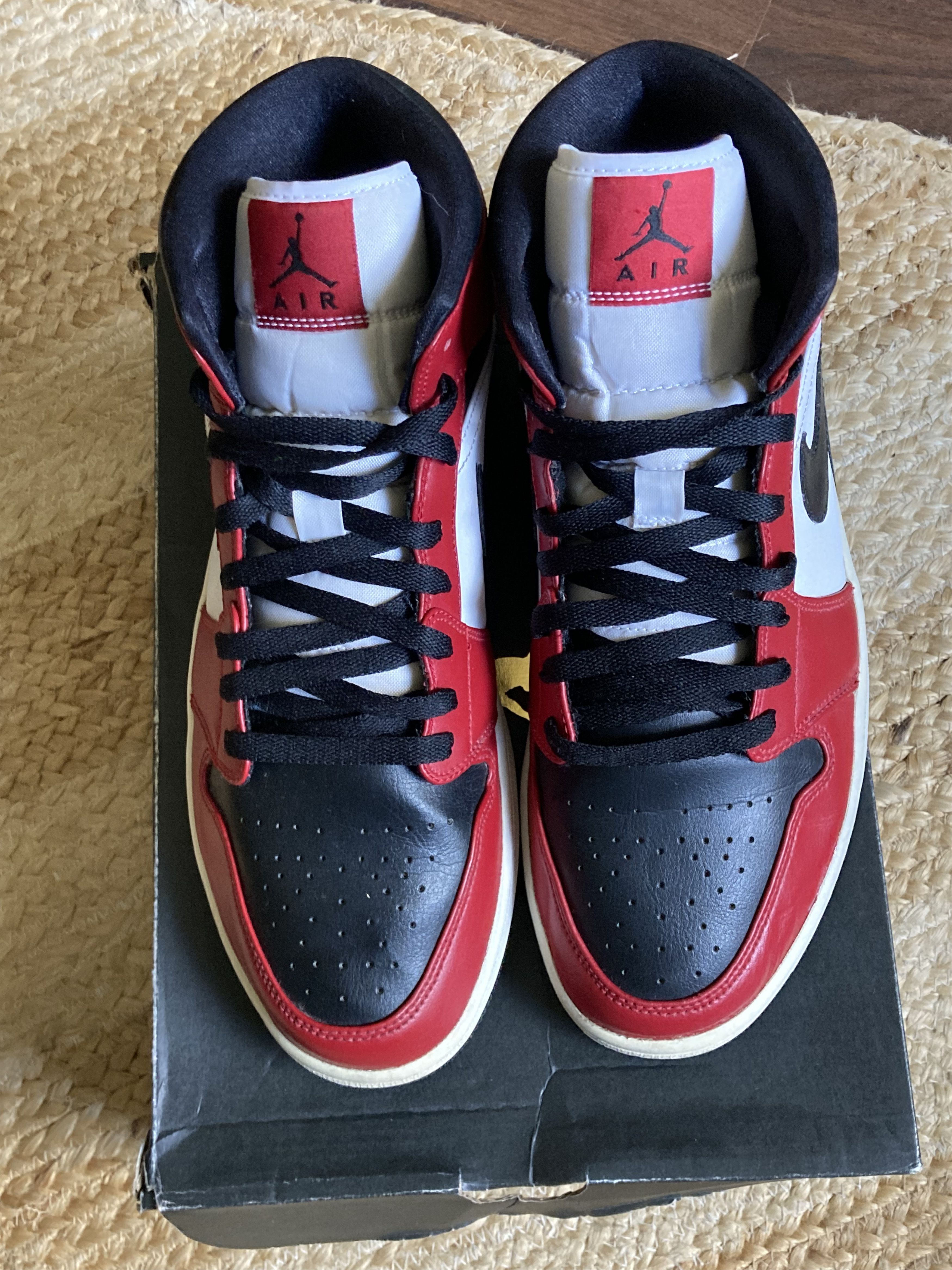 Jordan Brand Air jordan 1 Mid Chicago US 11.5 EU 45.5 Used Mens Size US 11.5 / EU 44-45 - 9 Thumbnail