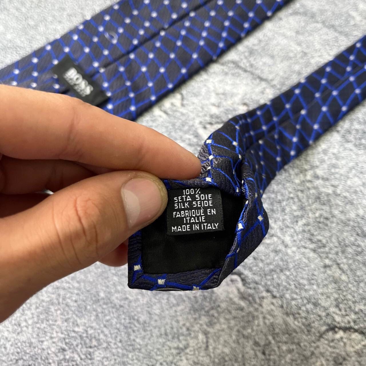 Hugo Boss HUGO BOSS Men's Silk Tie Blue And Ivory Striped Pattern Size ONE SIZE - 3 Thumbnail