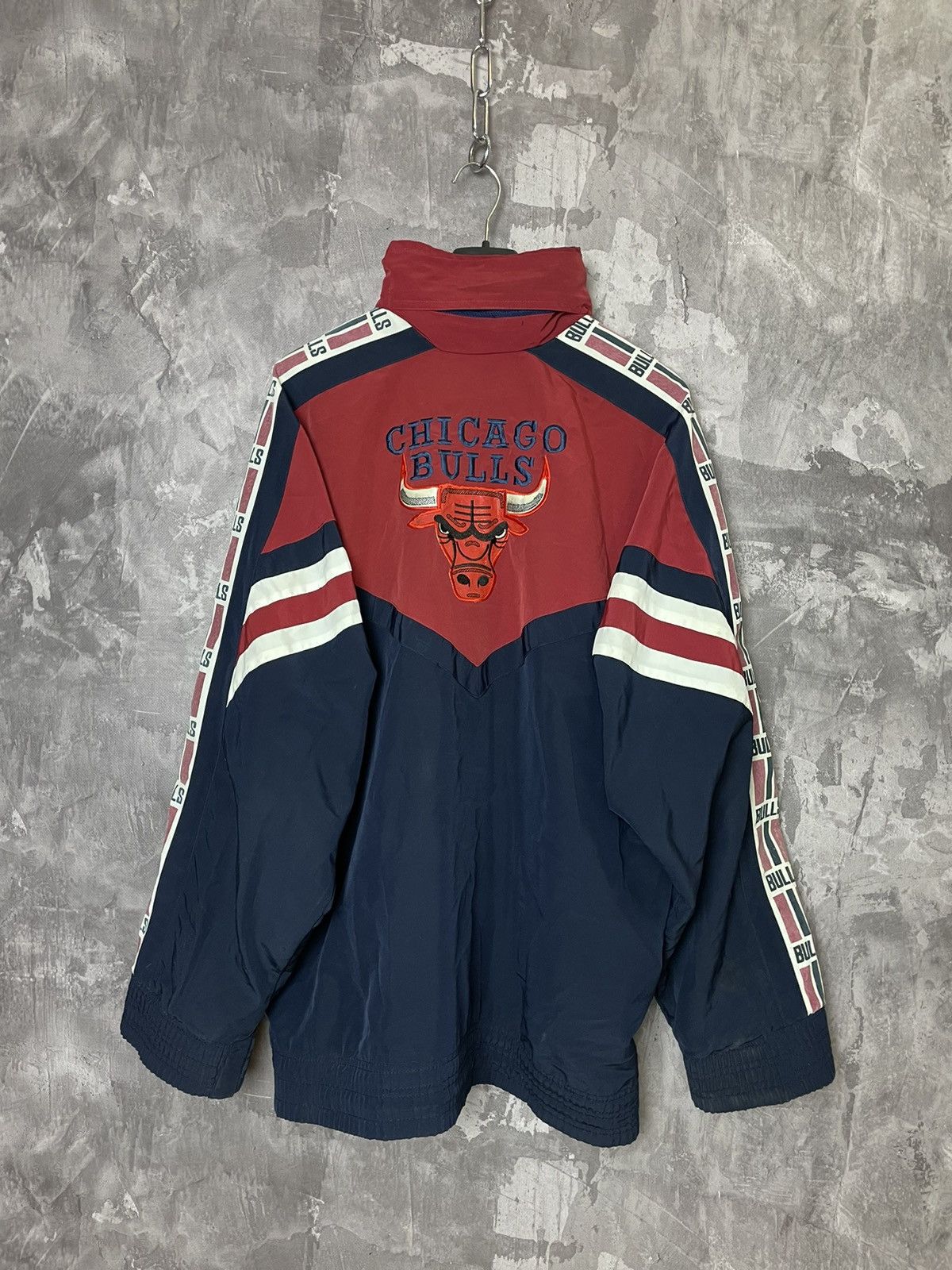 NBA × Vintage Vintage Chicago Bulls NBA Jacket like Lakers Hornets Bills Size US L / EU 52-54 / 3 - 1 Thumbnail