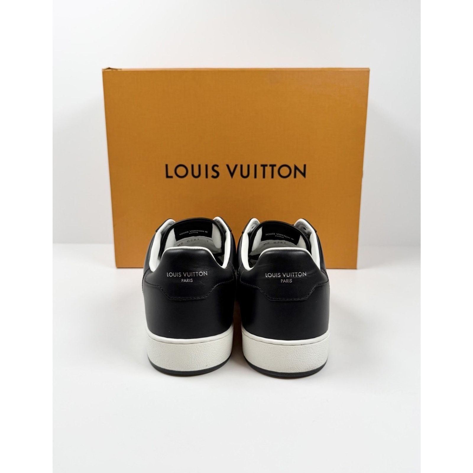Louis Vuitton Size 7UK/8US - Louis Vuitton Rivoli Sneaker Low TRIED ON! Size US 8 / EU 41 - 4 Thumbnail