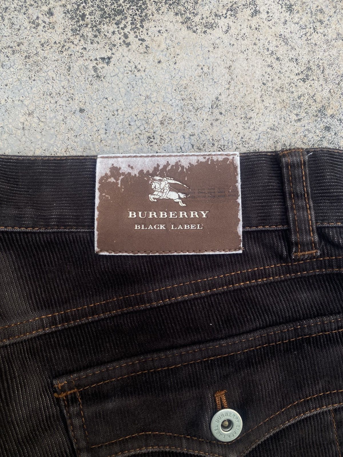 Burberry × Designer × Japanese Brand Burberry Loose Corduroy Pants Size US 32 / EU 48 - 22 Thumbnail