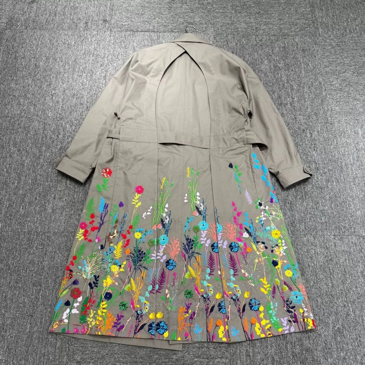 Louis Vuitton louis vuitton floral embroidered coat. Size XL / US 12-14 / IT 48-50 - 2 Thumbnail