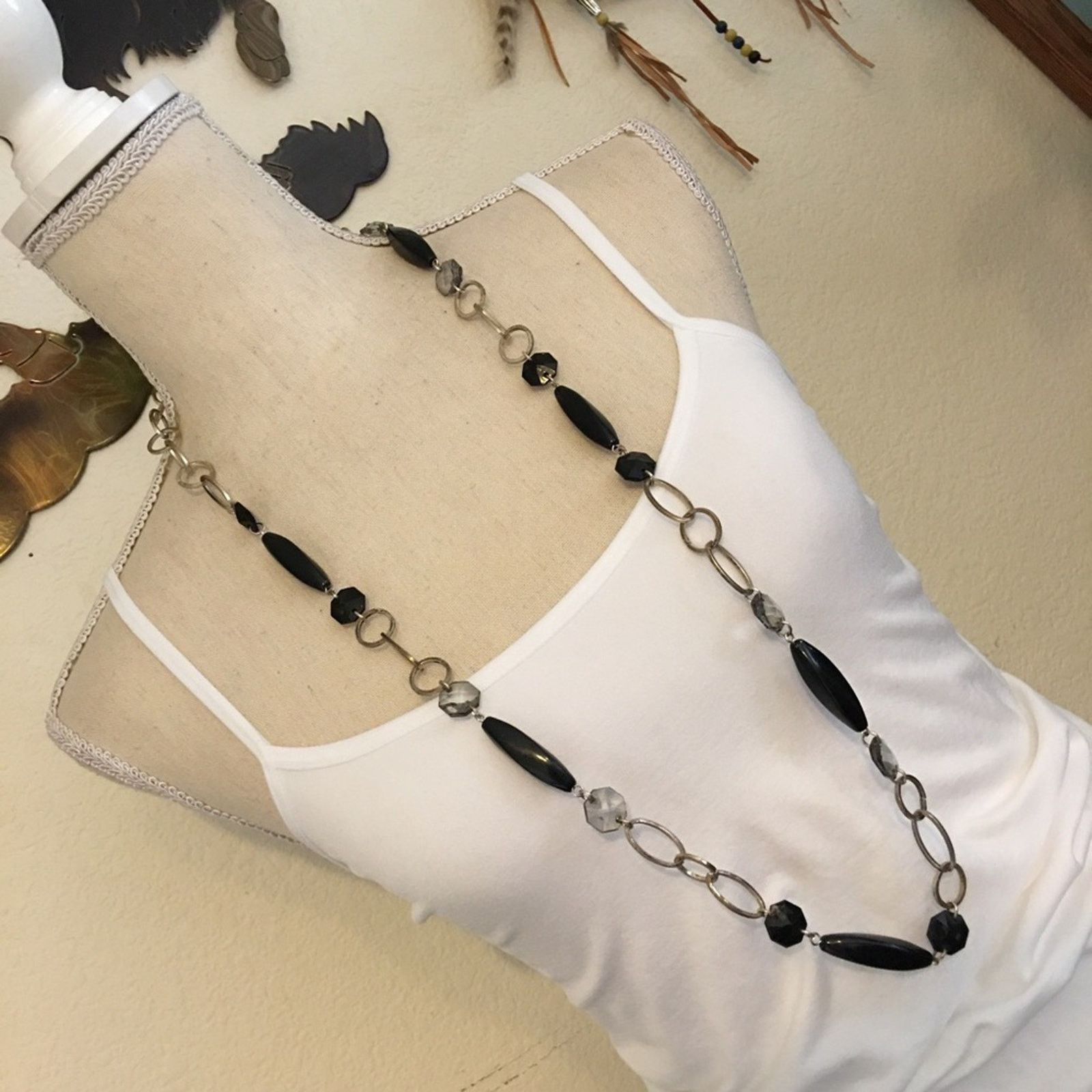 Vintage Vintage long black bead gold tone disc necklace Size ONE SIZE - 3 Thumbnail