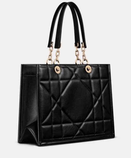 Dior o1w1db11024 Size: OS / Medium Essential Tote Bag in Black Size ONE SIZE - 1 Thumbnail