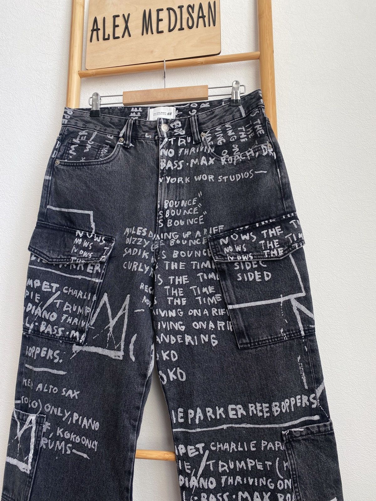 H&M × Jean-Michel Basquiat × Who Decides War Who Decides War Baggy denim jeans H&M x Basquiat x Ev&Tela Size US 32 / EU 48 - 13 Thumbnail