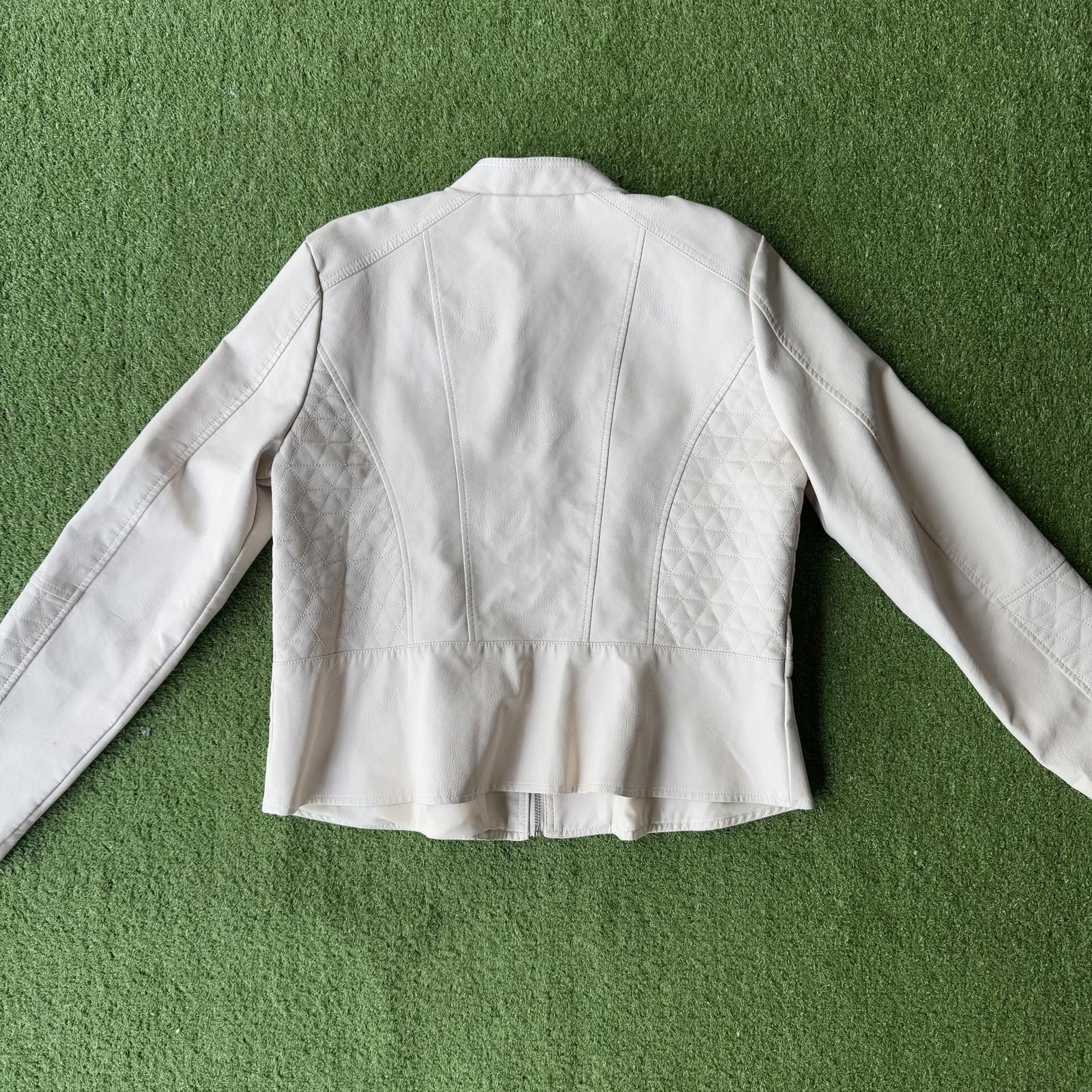 Designer Ballerina Vintage Leather Jacket – Chic & Timeless ✨ Size ONE SIZE - 3 Thumbnail