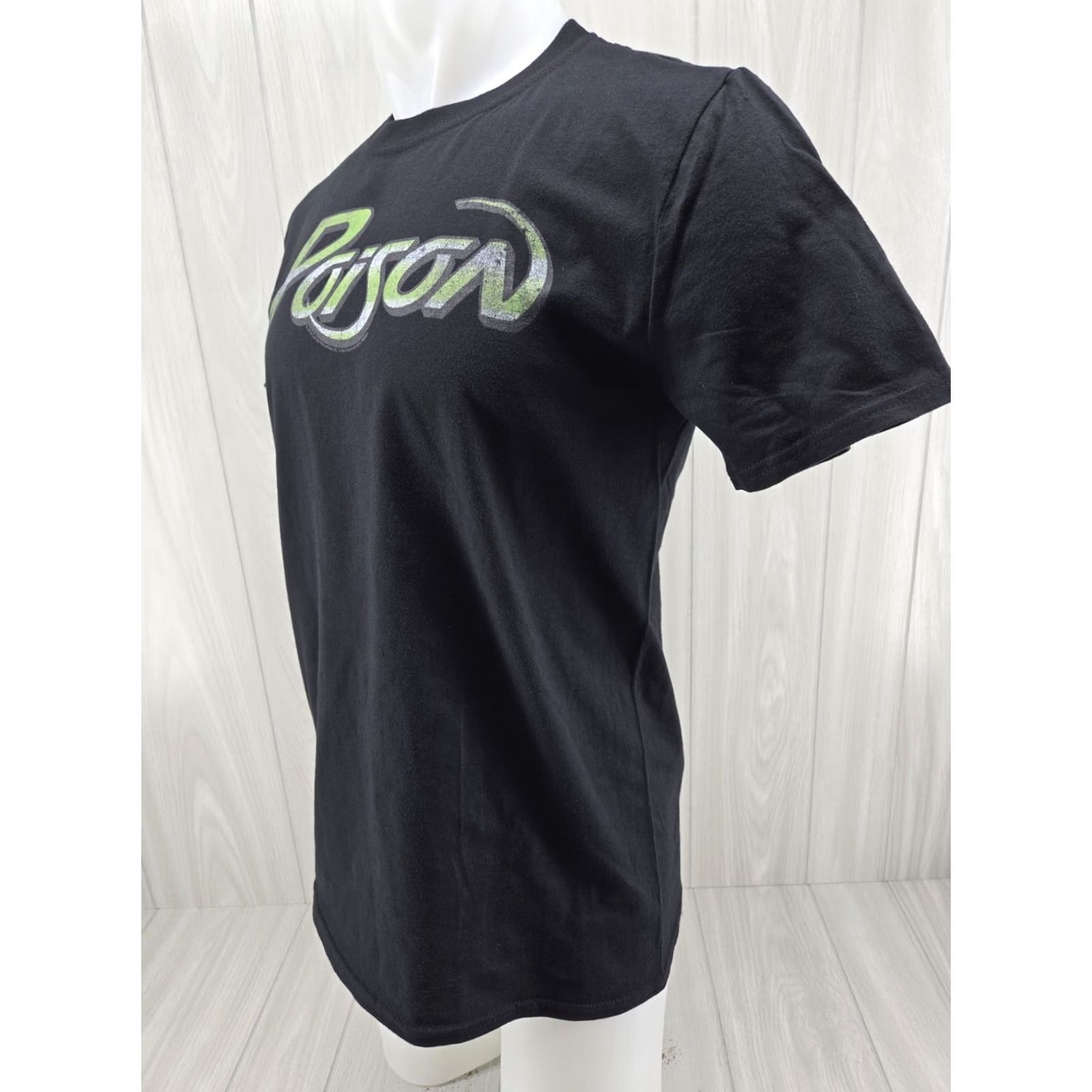 Gildan Poison Shirt Men Black 2016 Size Medium Basic Band Logo Shirt Short Sleeve Crew Neck Gildan Size US M / EU 48-50 / 2 - 4 Thumbnail