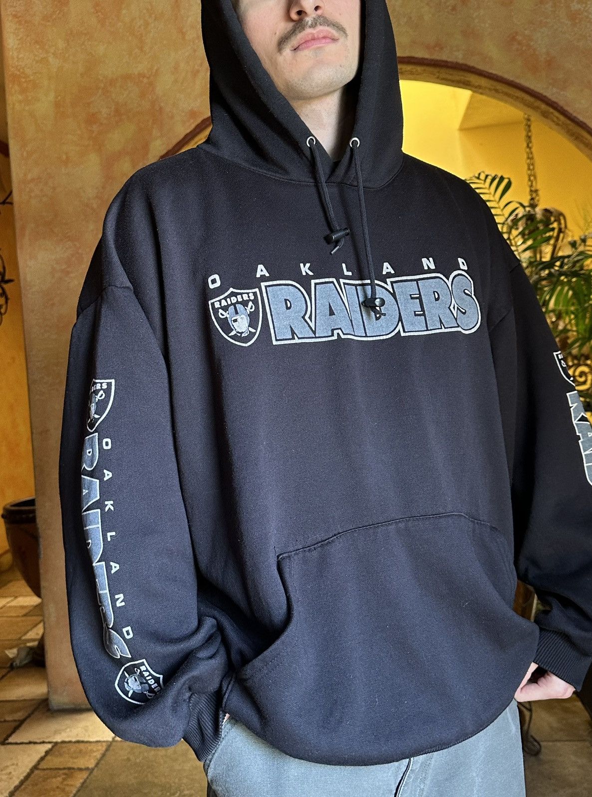 Vintage 🏴‍☠️ vintage Oakland Raiders pullover hoodie xl NFL Size US XL / EU 56 / 4 - 7 Thumbnail