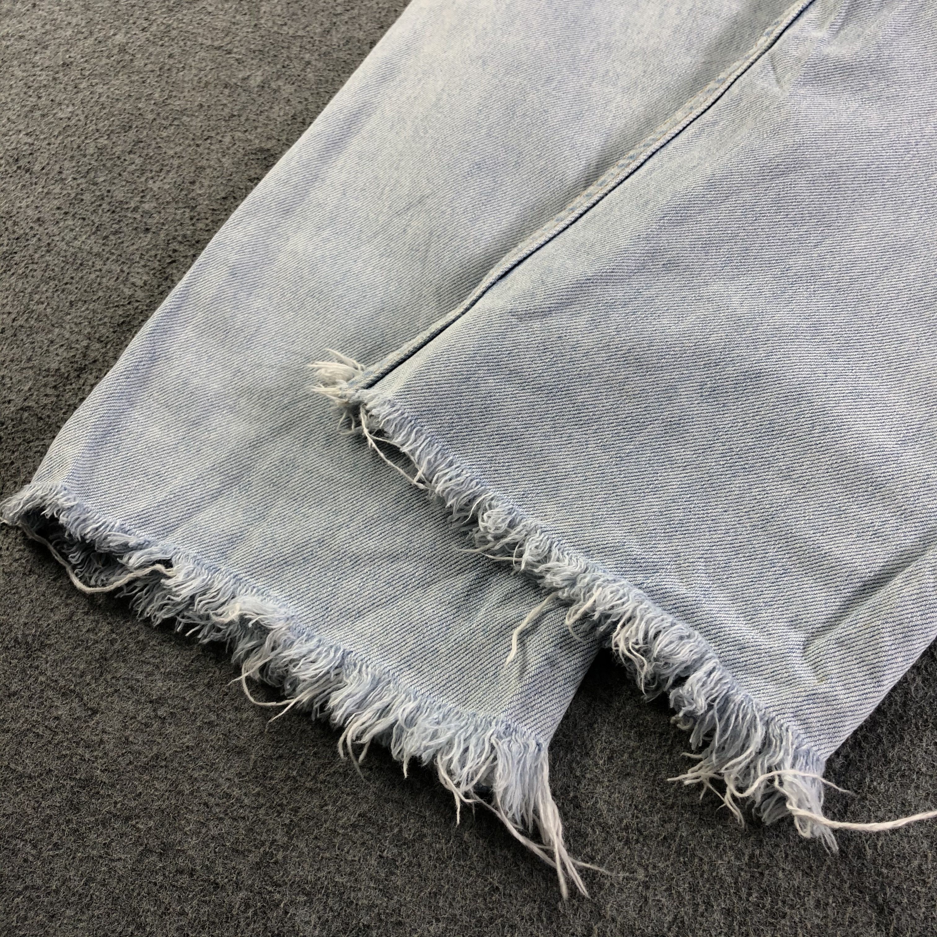 Levi's Vintage 90s Light Wash Levis 505 Jeans-J4485 Size US 28 / EU 44 - 6 Thumbnail