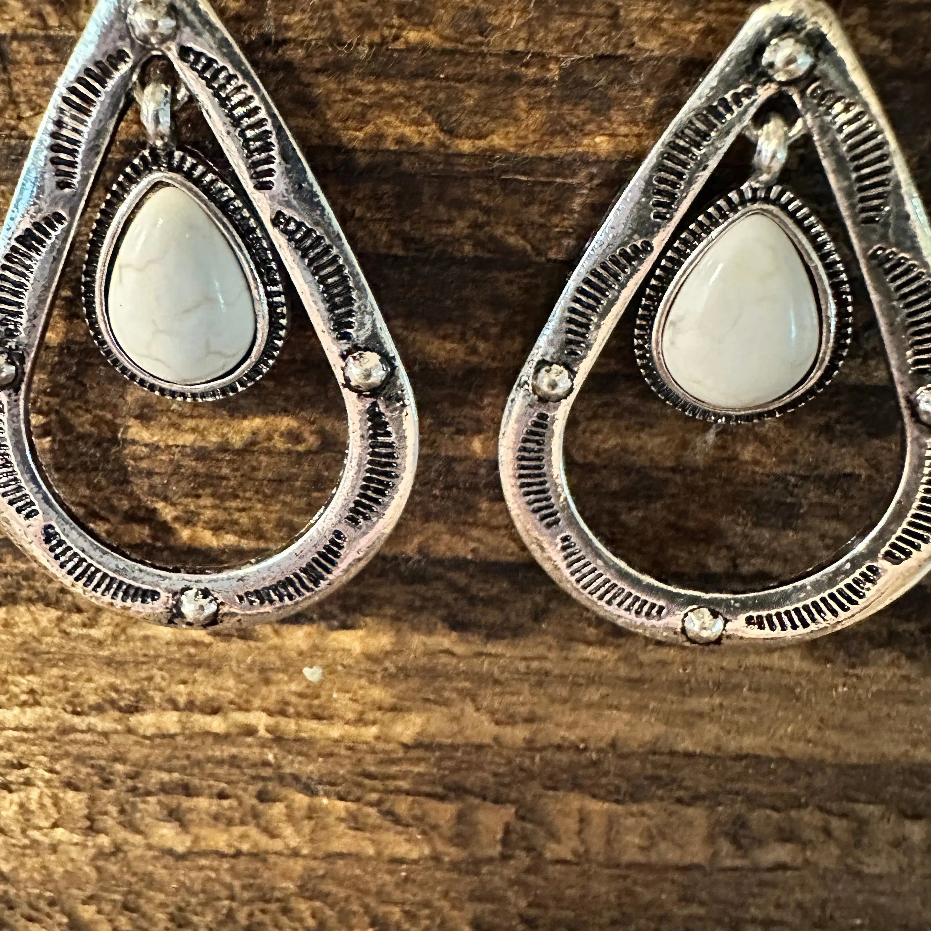 Other Boho Hippie Cowgirl Western Stamped White Stone Teardrop Sil Size ONE SIZE - 3 Thumbnail