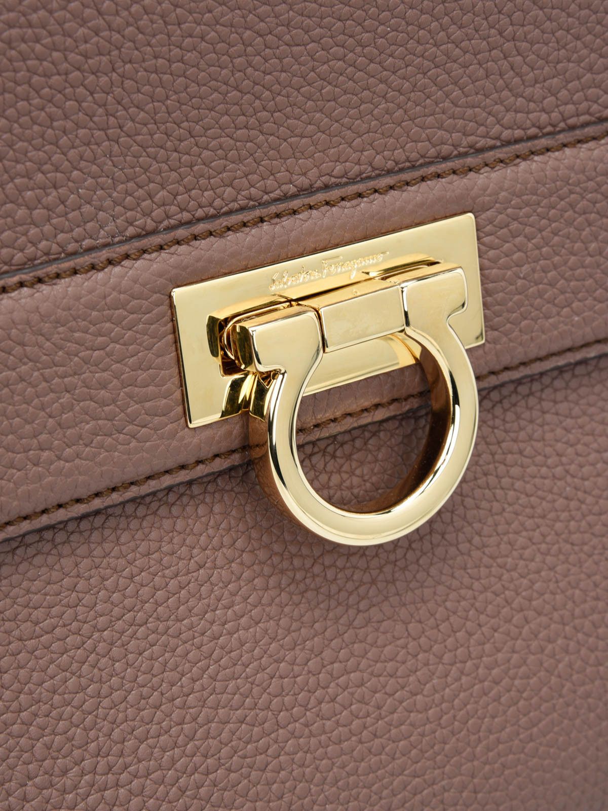 Salvatore Ferragamo o1s1rm0125 0786183 Size: OS / Sofia Leather Bag Size ONE SIZE - 4 Thumbnail