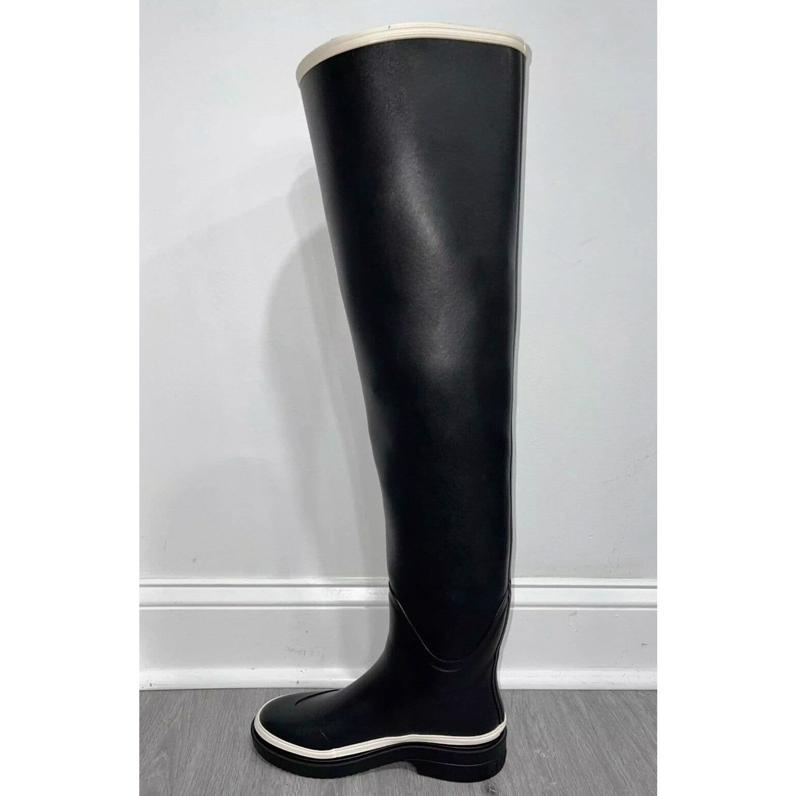 Chanel 22K Caoutchouc CC Thigh High Pull On Rubber Rain Boot 38 Size US 8 / IT 38 - 8 Thumbnail