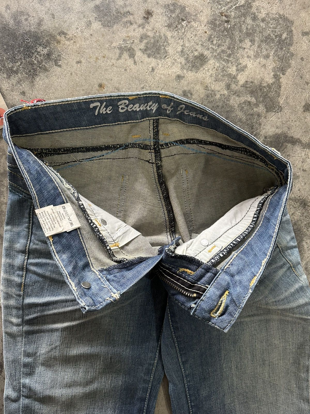 Tornado Mart Yes Zee Whisker Wash Flared Jeans Size 28" / US 6 / IT 42 - 6 Thumbnail