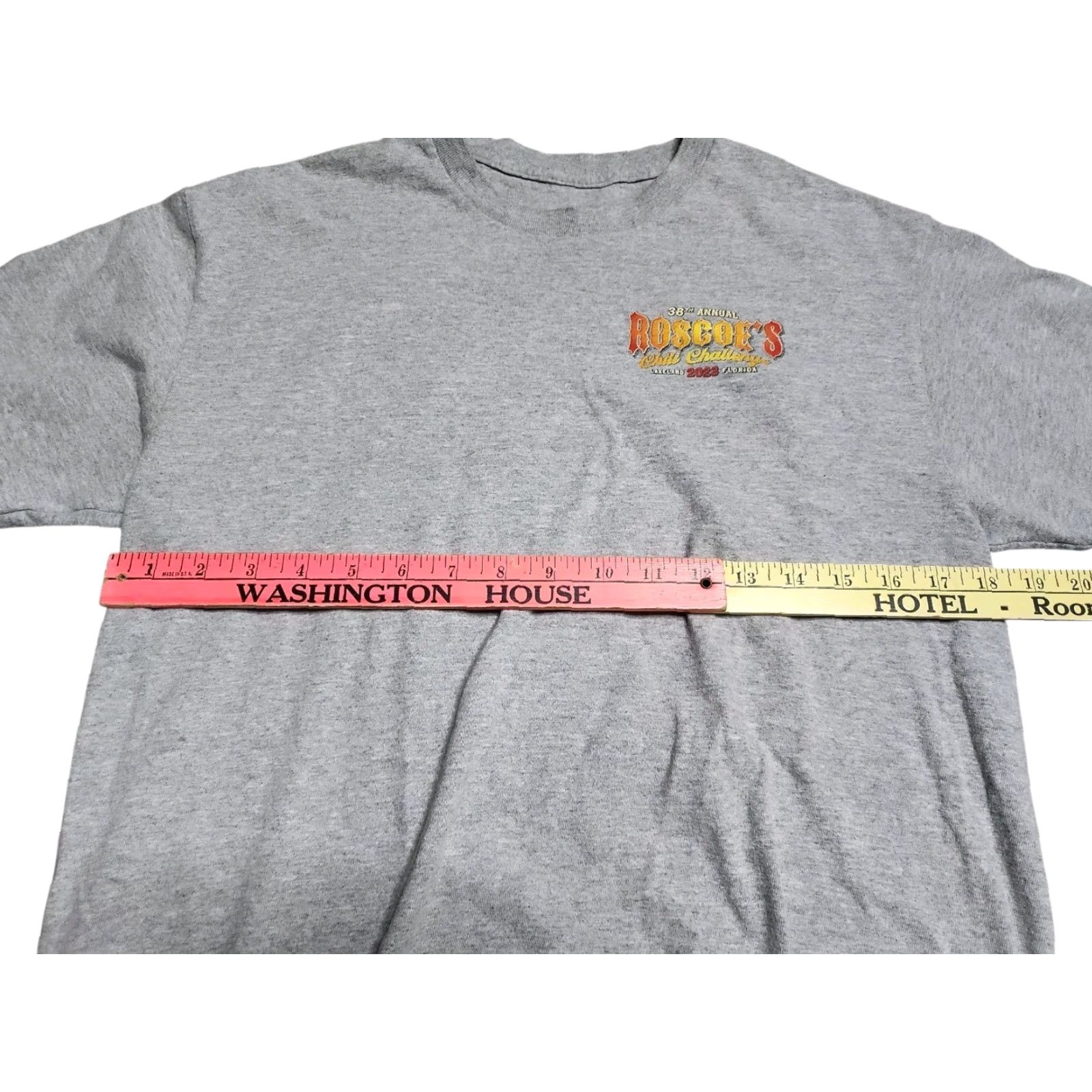 Gildan Roscoes Chili Challenge 2023 Lakeland FL Shirt Mens S Gray Graphic Print Logo Size US S / EU 44-46 / 1 - 2 Thumbnail