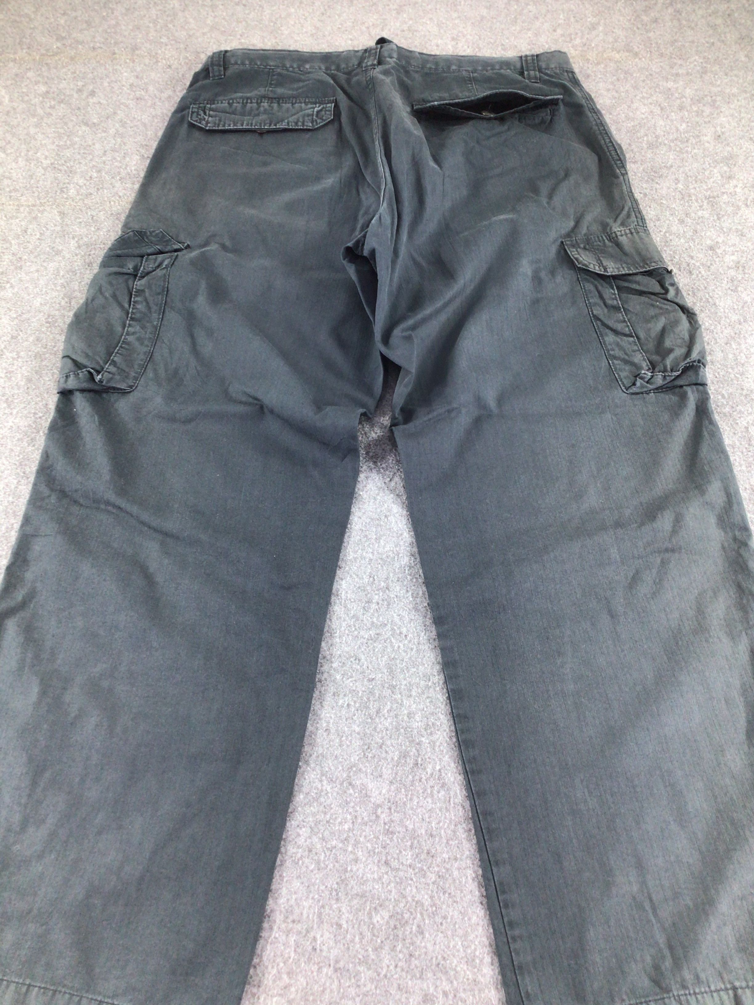 Uniqlo Uniqlo Cargo Pant -J149 Size US 33 - 4 Thumbnail