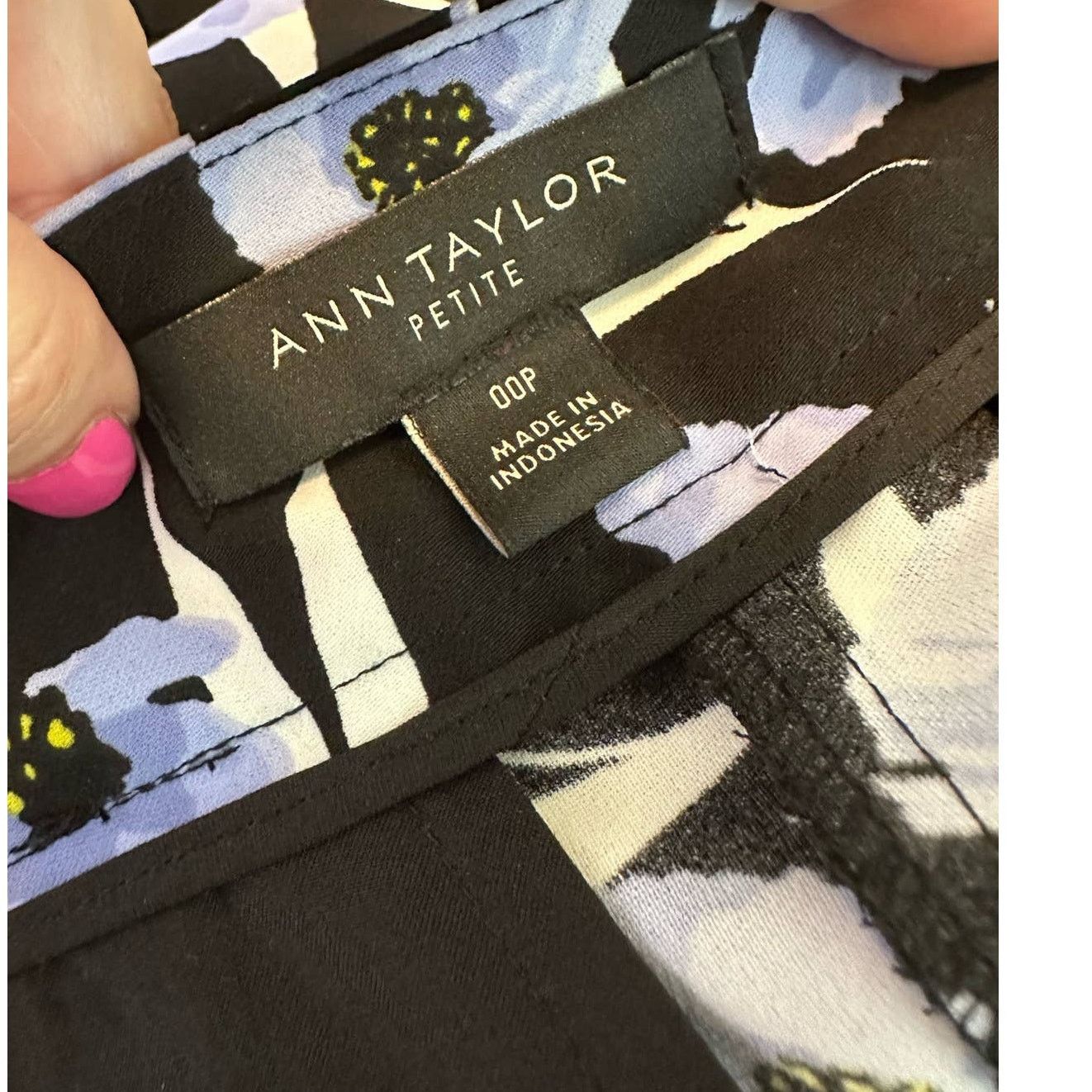 Ann Taylor Ann Taylor black blue red floral side zipper pants size 00P Size 24" / US 00 / IT 34 - 3 Thumbnail