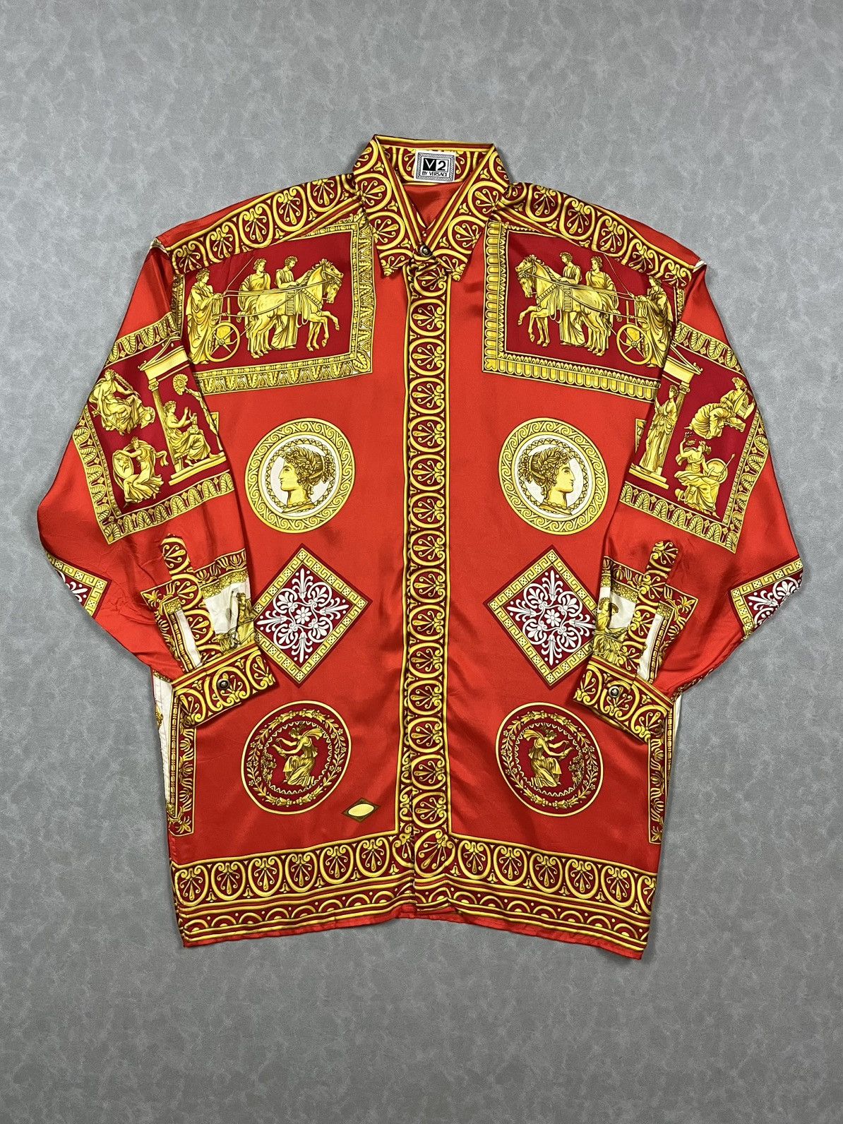 Versace 90s Versace V2 silk Size US L / EU 52-54 / 3 - 1 Thumbnail