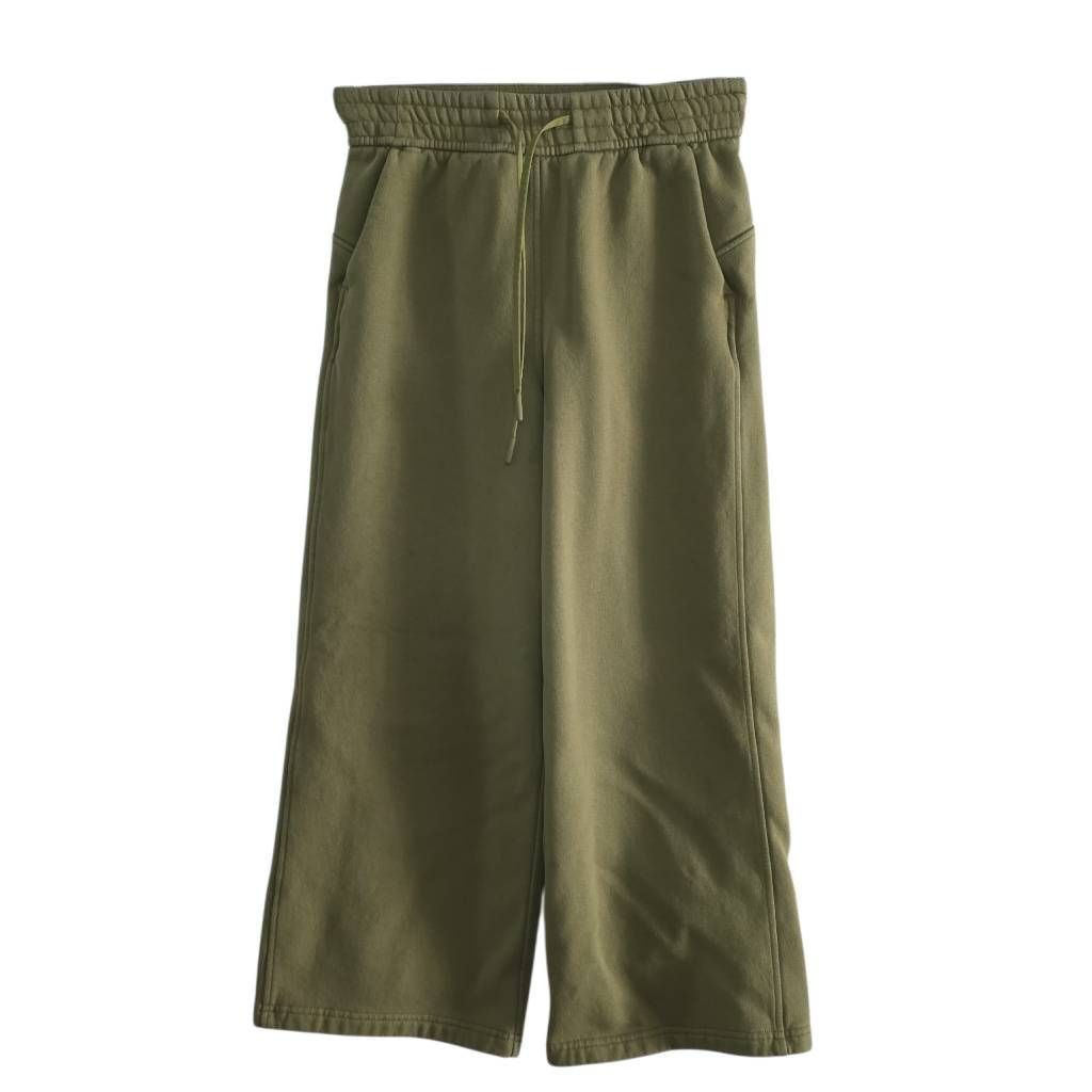Lululemon Lululemon Women's Size 2 Green Cropped Wide Leg Sweatpants Size 26" / US 2 / IT 38 - 1 Thumbnail