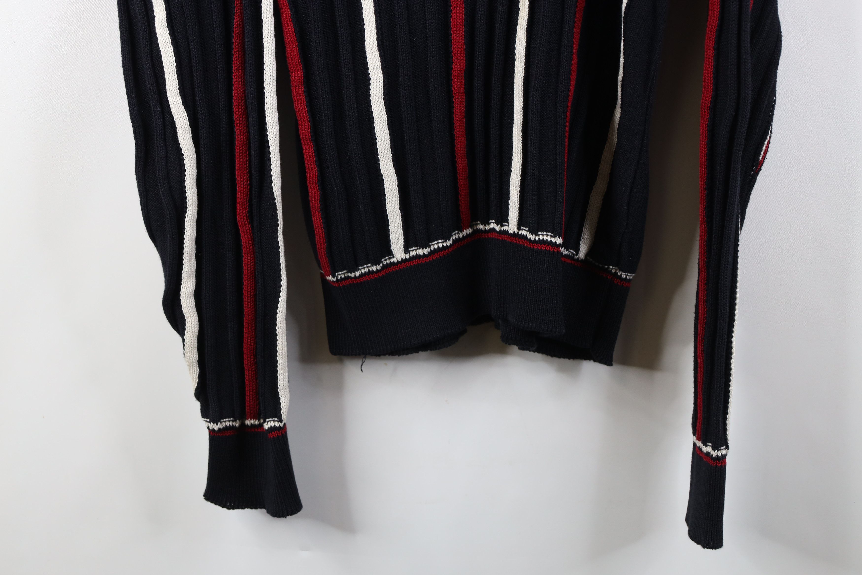Vintage Vintage 90s Burberry Golf Knit Dapper V-Neck Sweater USA Size US L / EU 52-54 / 3 - 3 Thumbnail