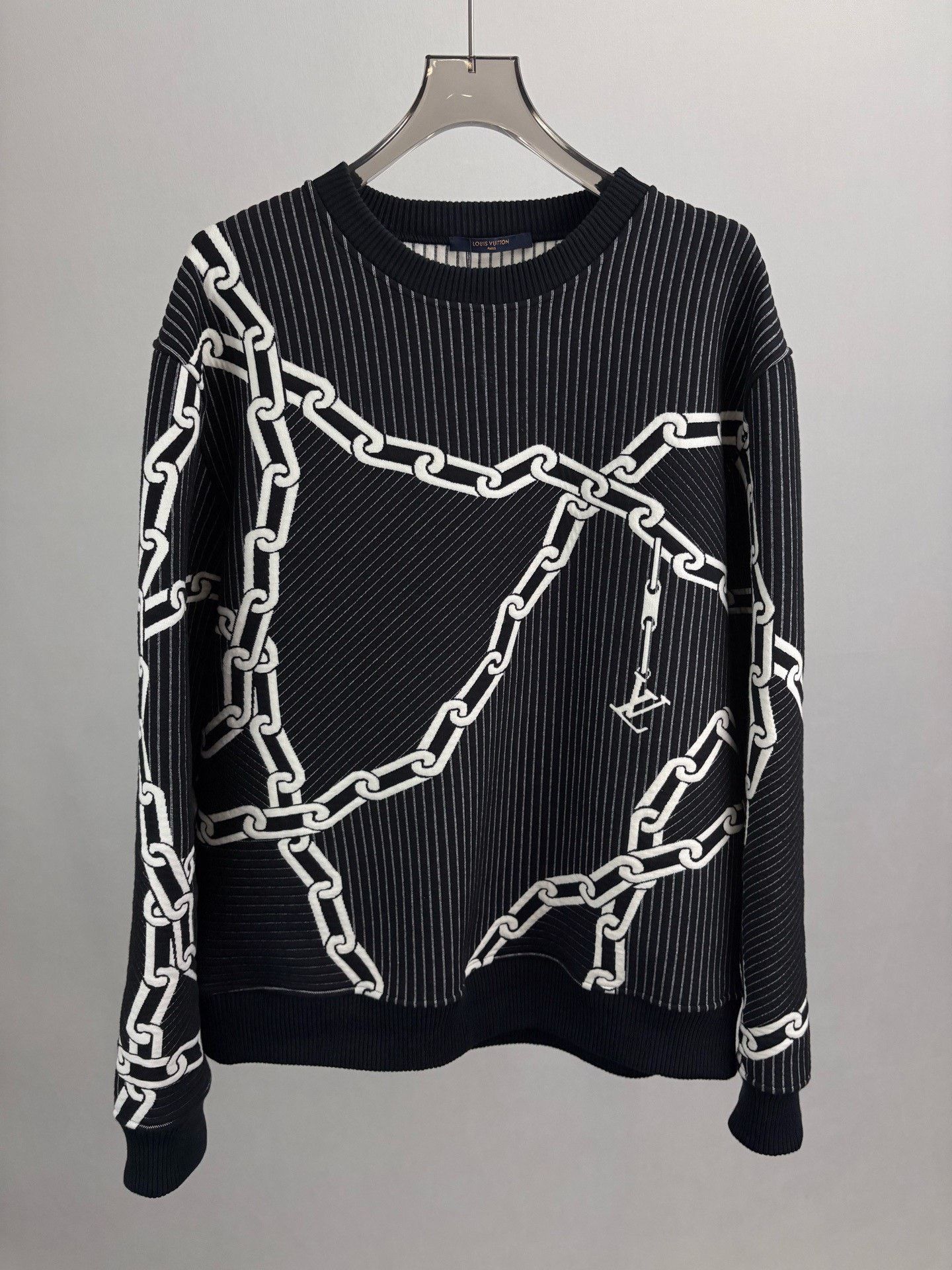Louis Vuitton Louis Vuitton Chain Print Long Sleeve Sweatshirt Size US XL / EU 56 / 4 - 1 Thumbnail