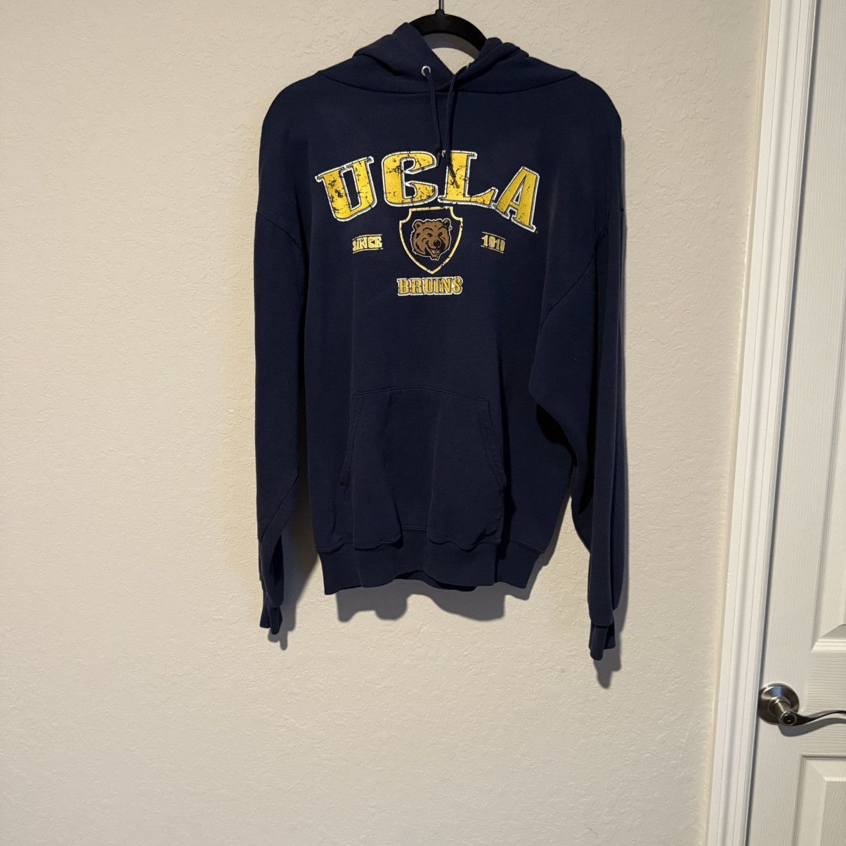 NCAA Vintage UCLA Bruins Hoodie Size US M / EU 48-50 / 2 - 1 Thumbnail