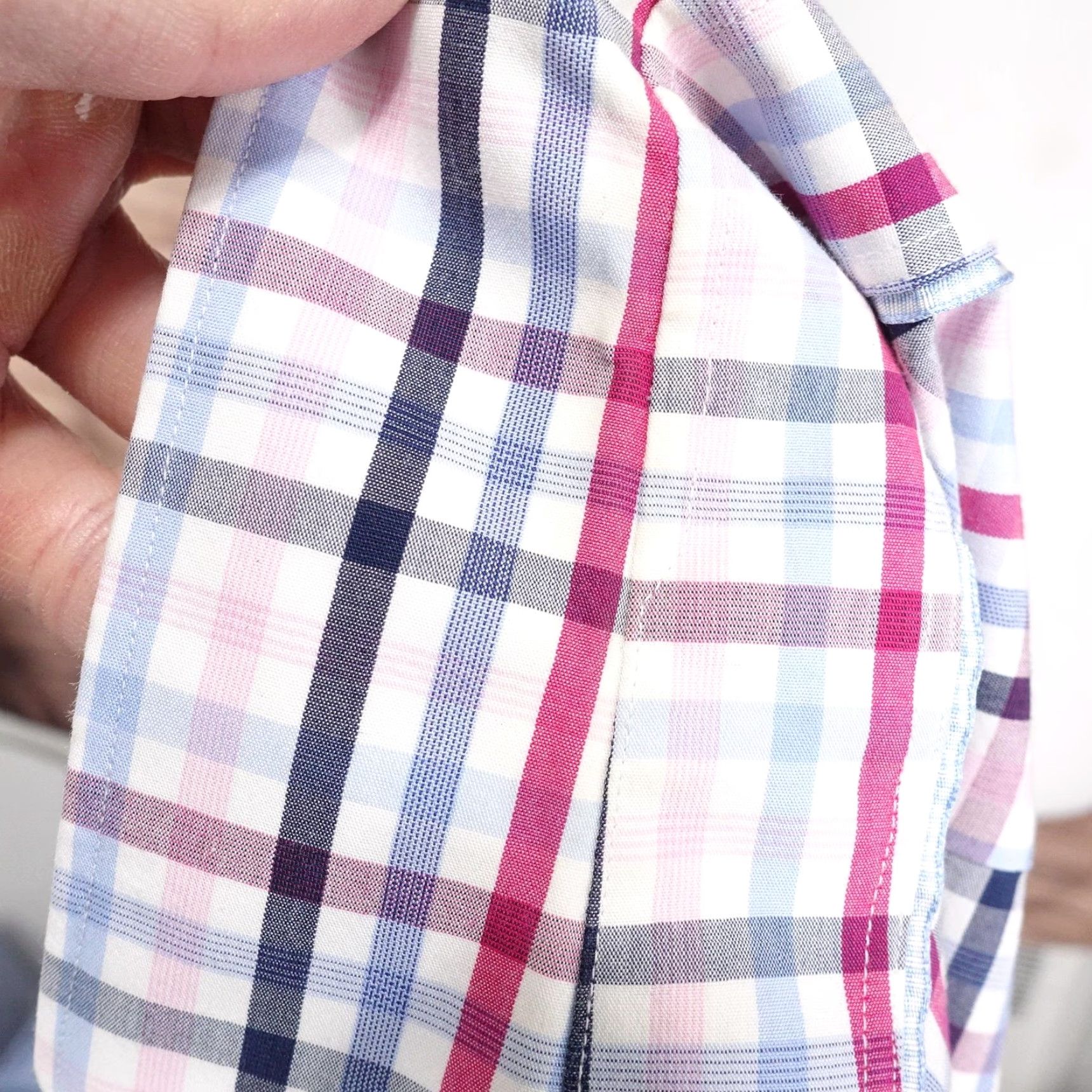 Banana Republic VINTAGE Banana Republic Shirt Mens Large Pink Blue Plaid Grant Fit Non-Iron Long Sleeve Size US L / EU 52-54 / 3 - 7 Thumbnail