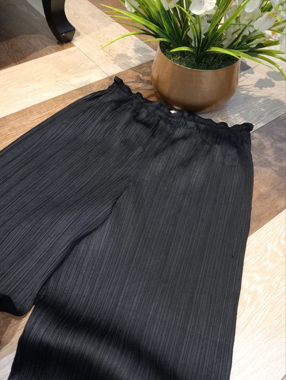 Pleats Please Issey Miyake PLEATS PLEASE ISSEY MIYAKE PLEATED PANTS - BLACK Size 25" / US 0 / IT 36 - 5 Thumbnail