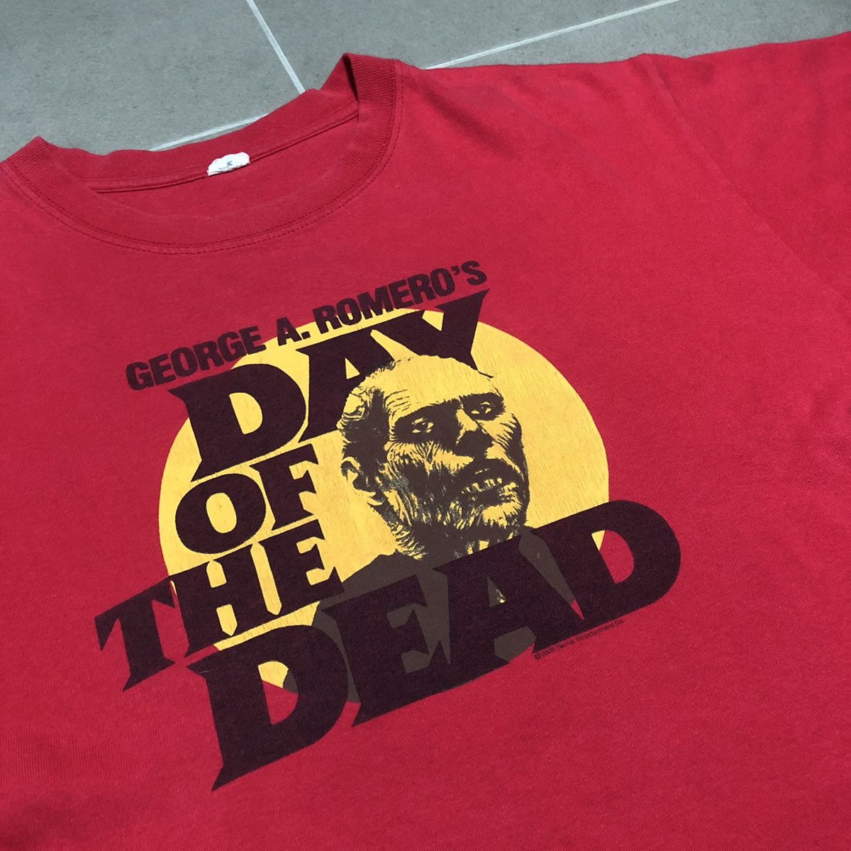 image of Cult x Expert Horror VTG 00S Day Of The Dead George Romero Horror Movie Tshirt in Red (Size Medium)