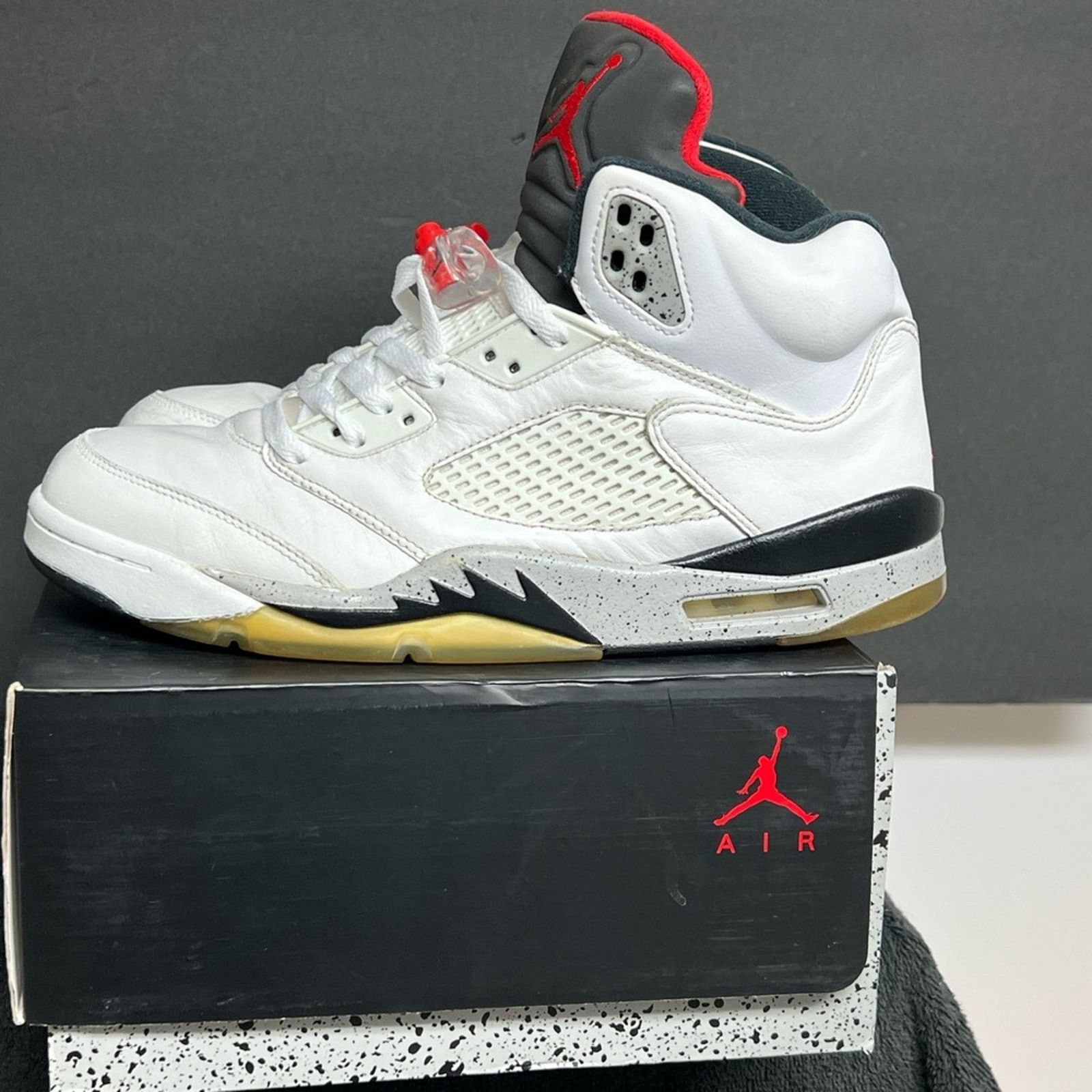 Jordan Brand Size 10 - Air Jordan 5 Retro White Cement Size US 10 / EU 43 - 1 Thumbnail