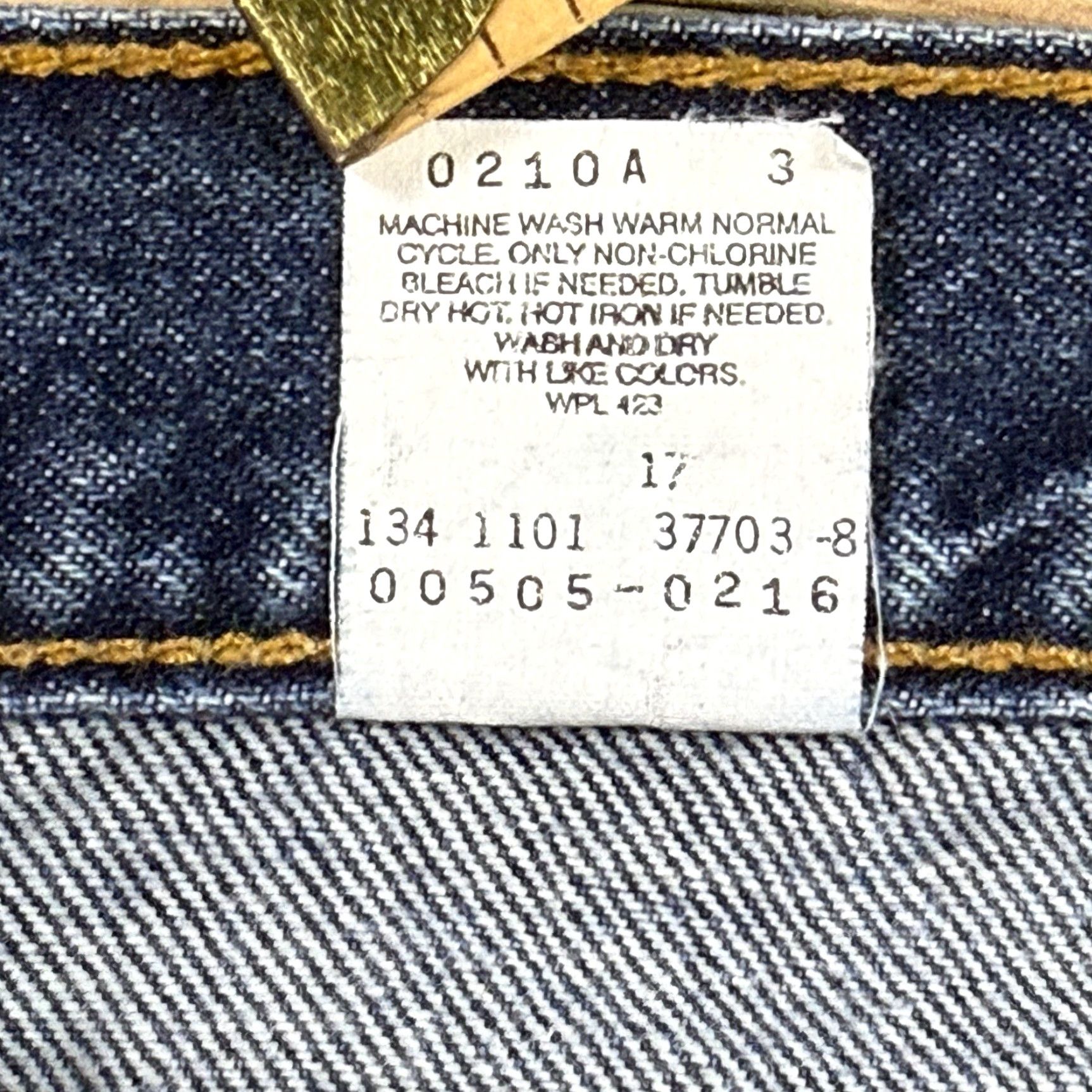 Levi's VINTAGE Levi's 505 Jeans Dark Wash Denim Regular Fit Adult 42x32 Straight Mens Size US 42 / EU 58 - 5 Thumbnail