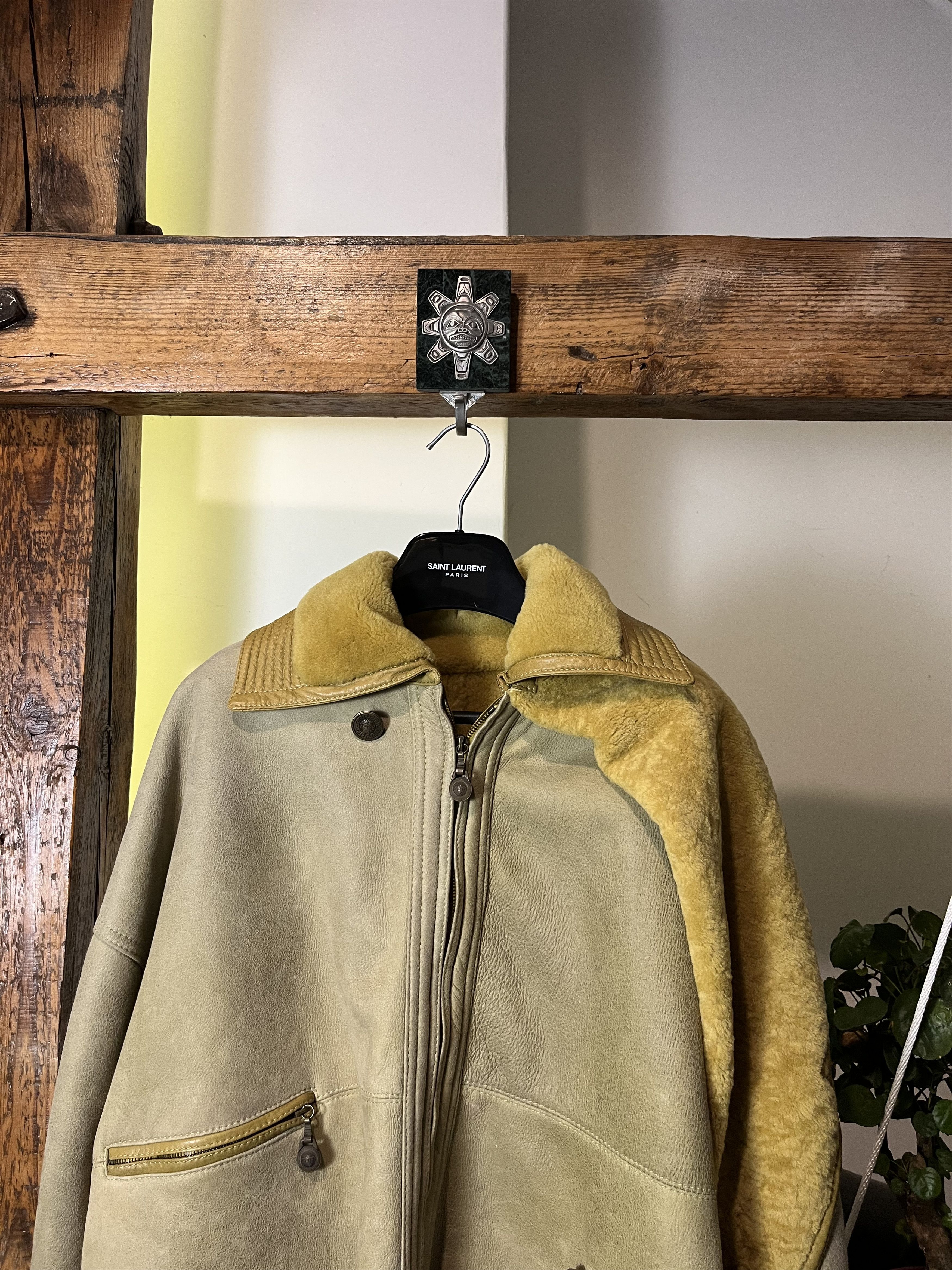 Versace × Vintage Runway 80s Gianni Versace Shearling Jacket Vintage Size XL / US 12-14 / IT 48-50 - 12 Thumbnail