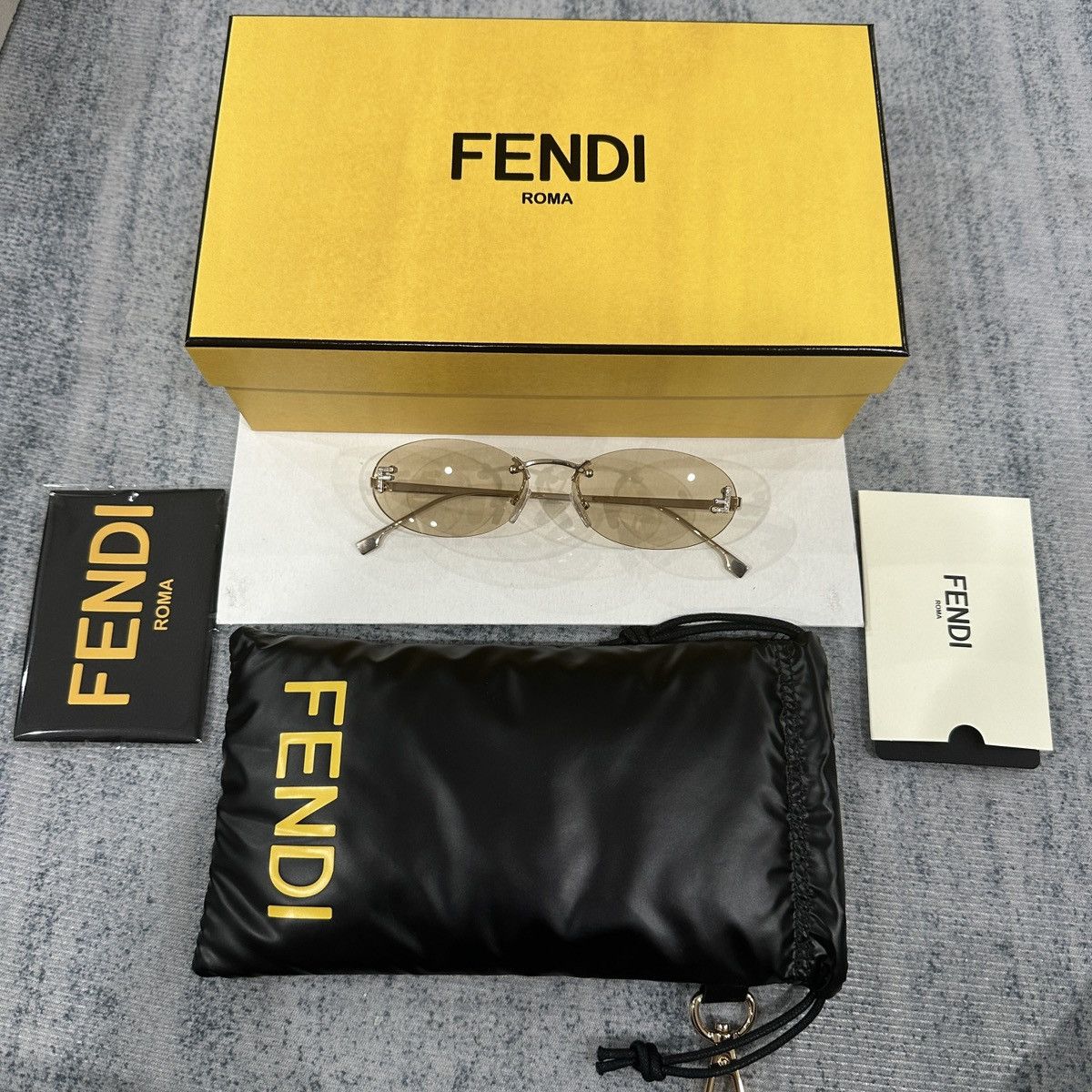 Fendi FENDI FE4075US 28Y SUNGLASSES Size ONE SIZE - 2 Thumbnail