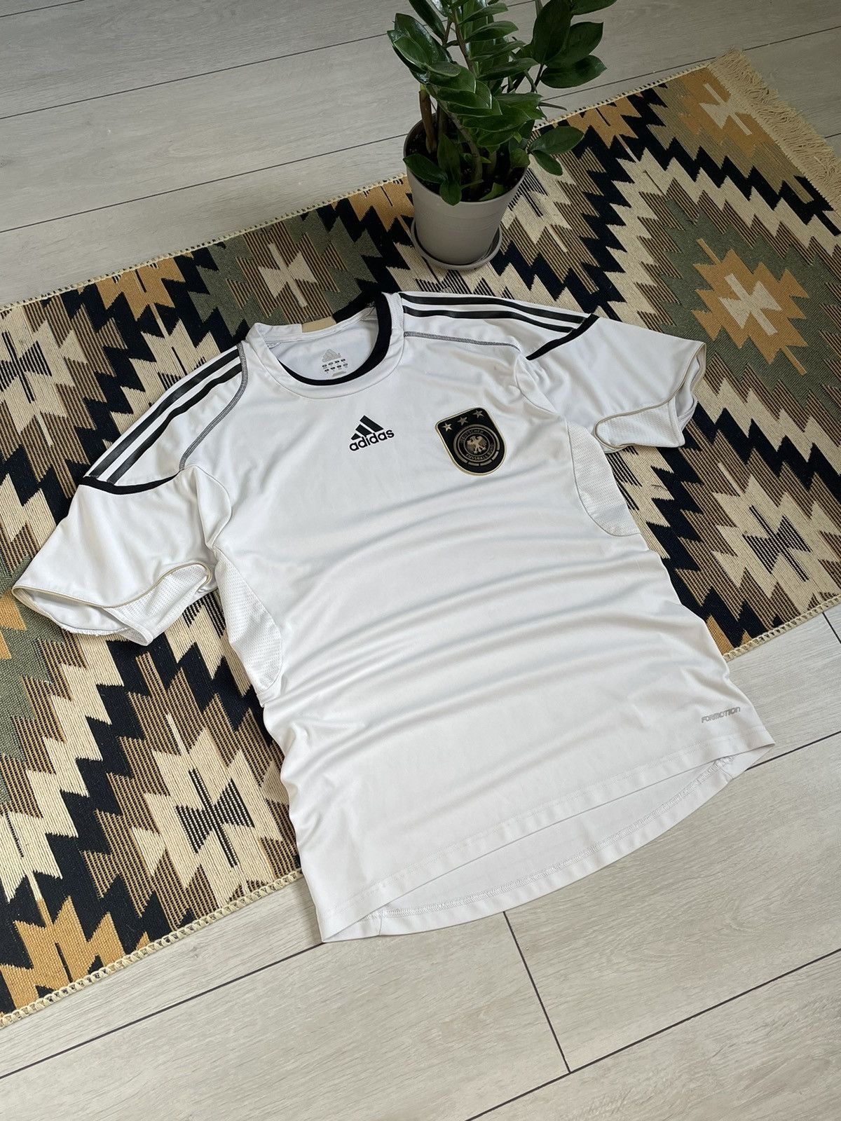 Adidas × Vintage Vintage Adidas Germany 2010/11 Home Jersey Size US L / EU 52-54 / 3 - 3 Thumbnail