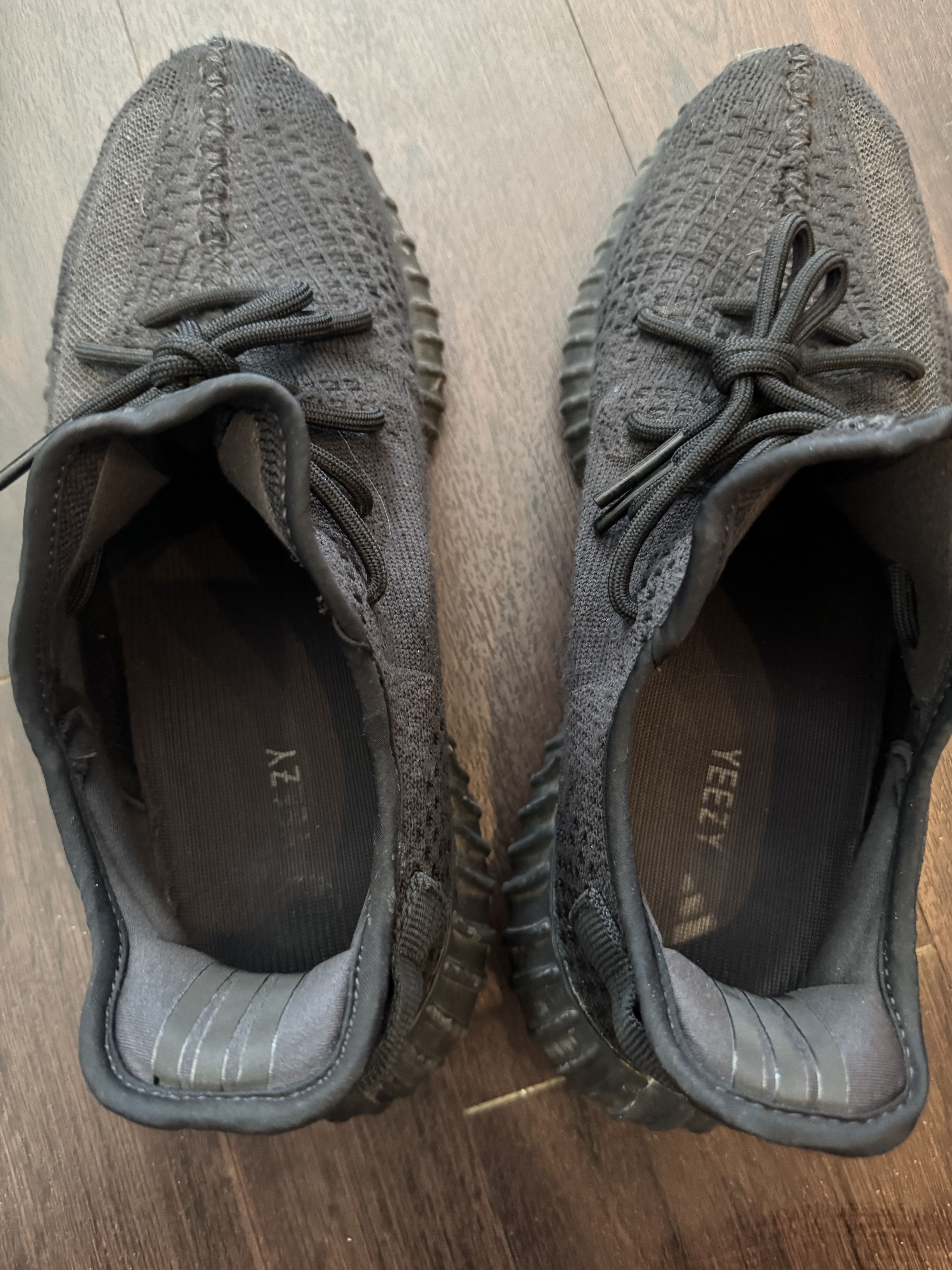 Yeezy Yeezy 350 v2 “Onyx” Size US 10.5 / EU 43-44 - 3 Thumbnail