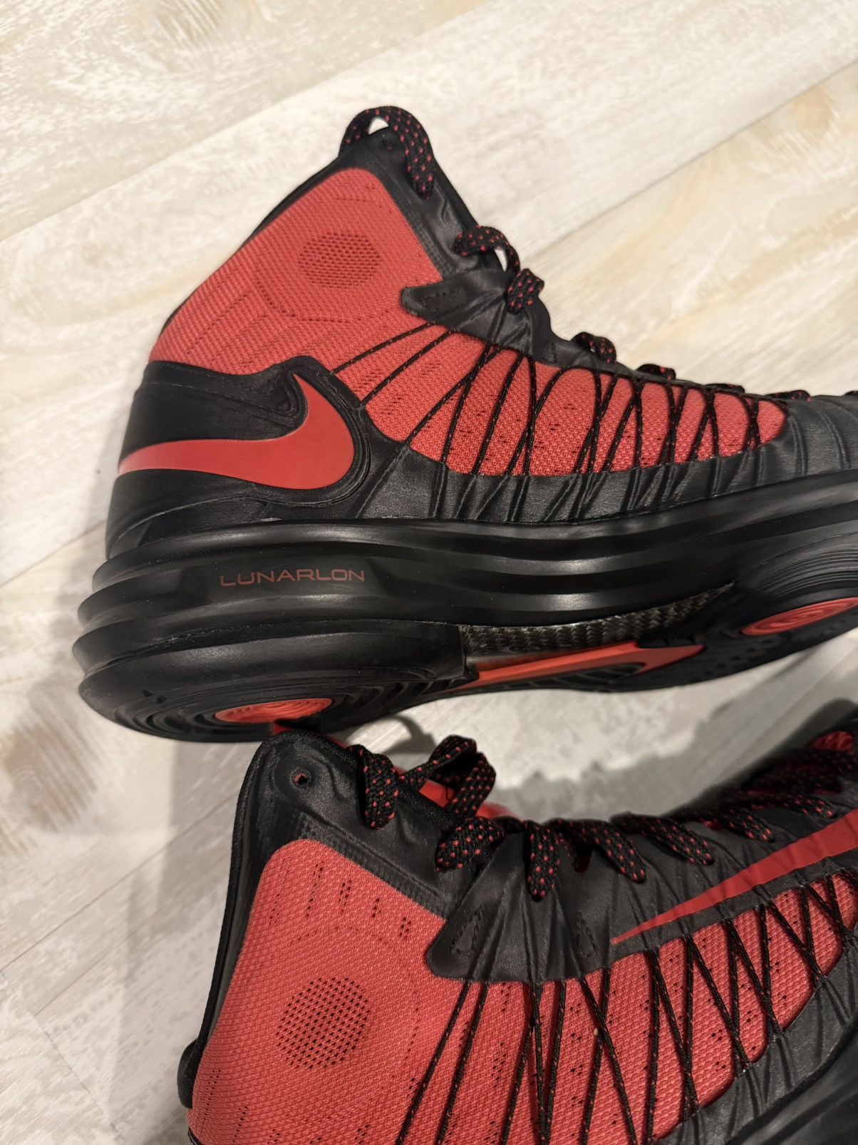 Nike Lunar Hyperdunk+ 2012 (Black/Metallic Silver) review: Nike Lunar  Hyperdunk+ 2012 (Black/Metallic Silver) - CNET, image size:1204x1606