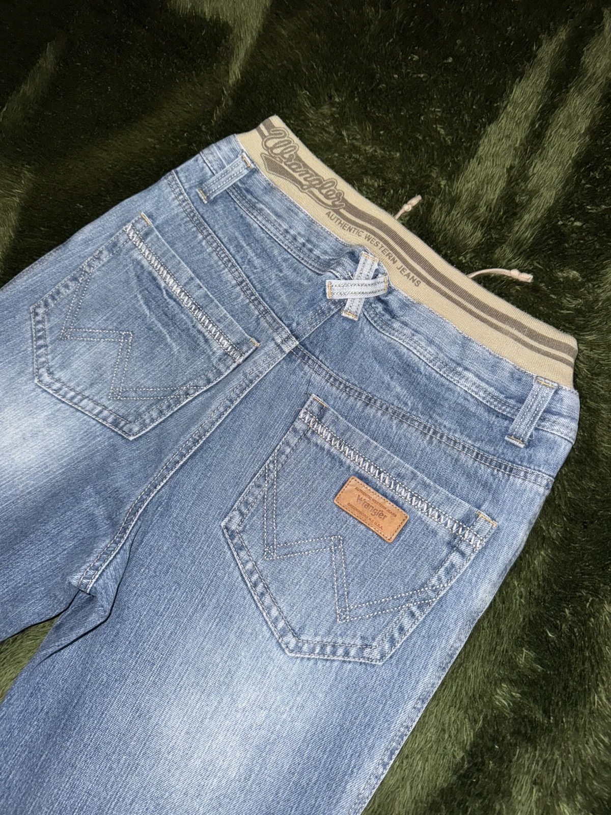 Wrangler [W32-33] Wrangler Japan Elastic embroidery Denim Size US 32 / EU 48 - 8 Thumbnail