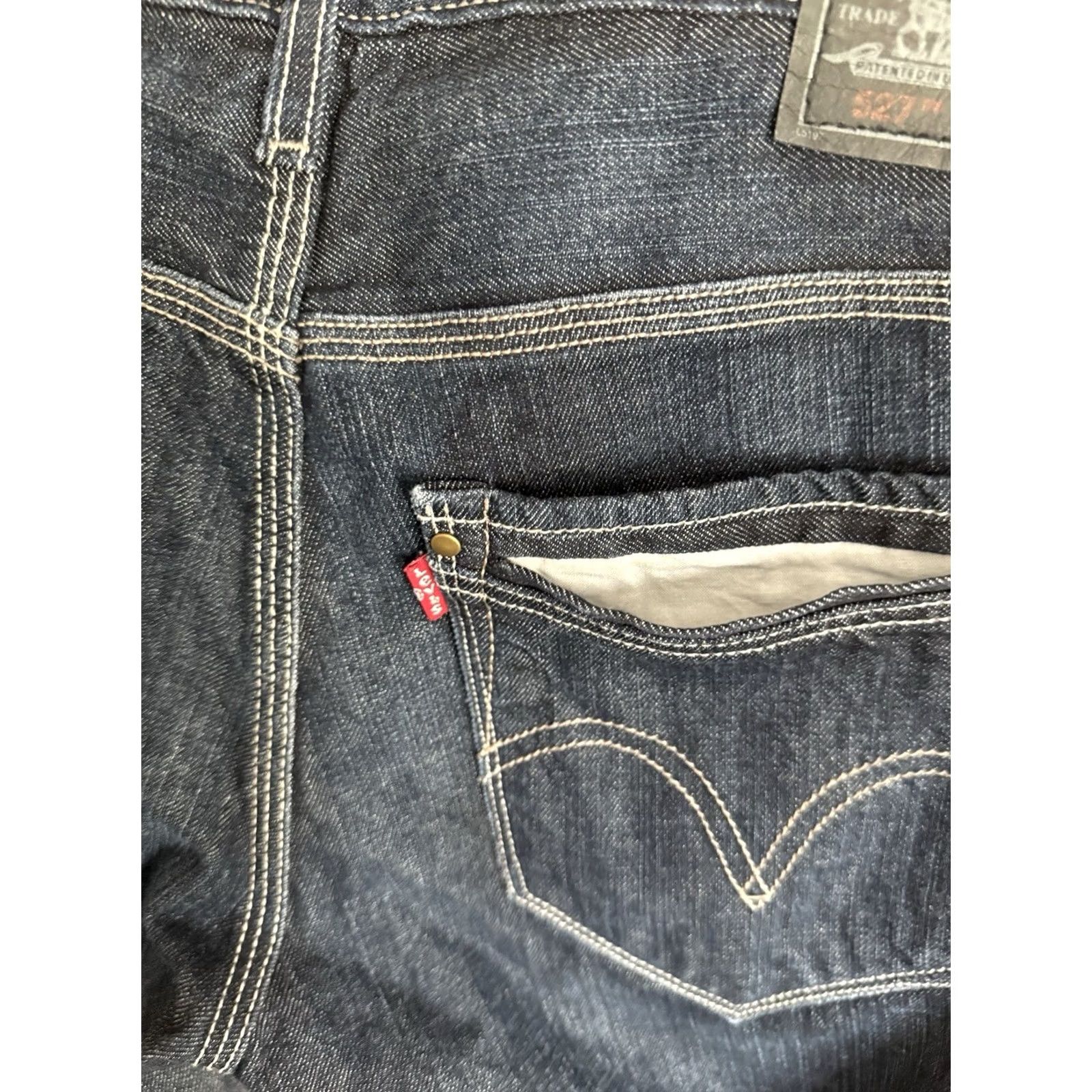 Levi's Levi's 527 Jeans Mens 33x34 Dark Blue Bootcut Denim 5-Pocket Zipper Regular Rise Cotton 527 Series Blue Jeans Mens Size 33 Regular Size US 33 - 6 Thumbnail