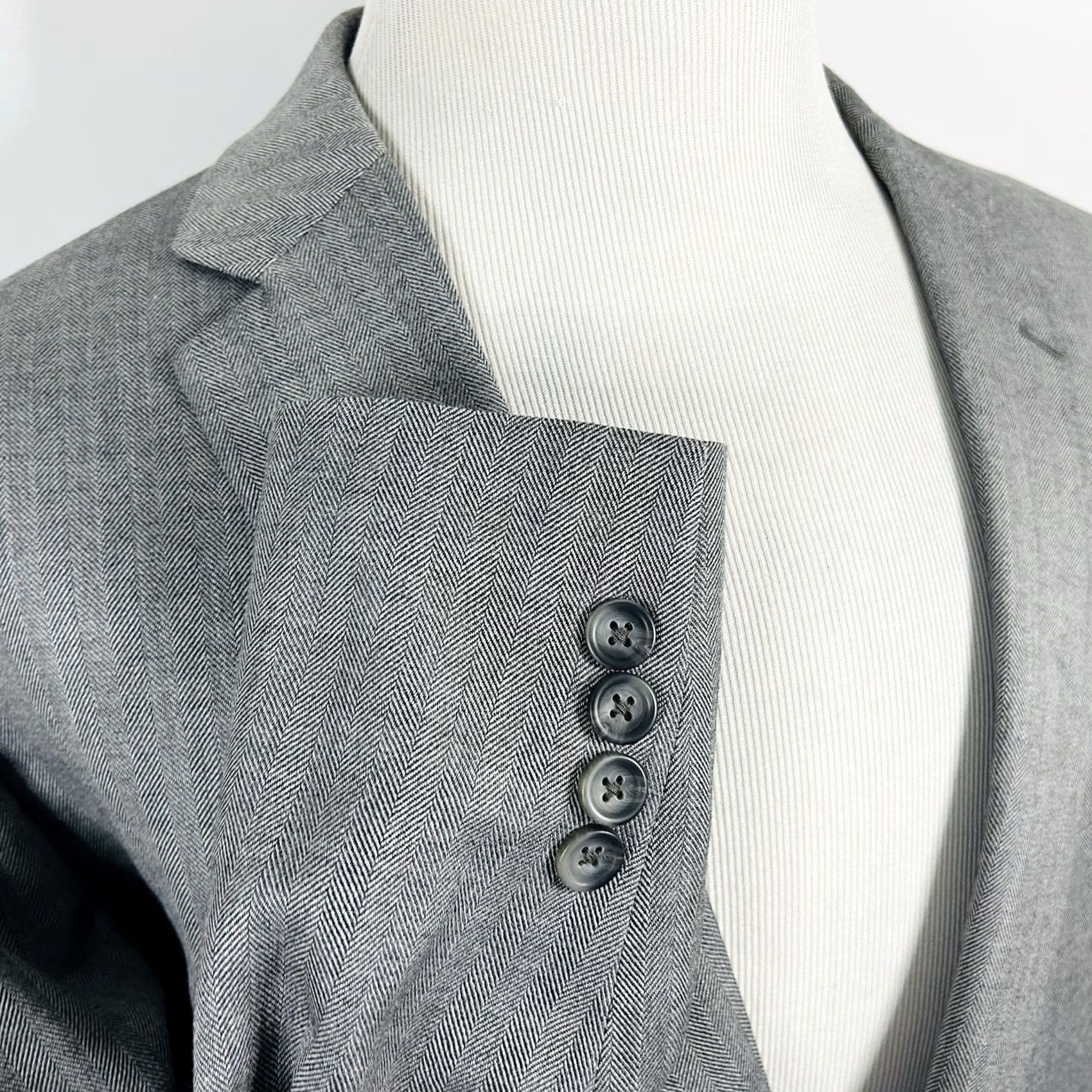 Joseph Joseph & Feiss 46S Executive Fit Sport Coat Gray Herringbone Two Button Vented Size US XS / EU 42 / 0 - 5 Thumbnail