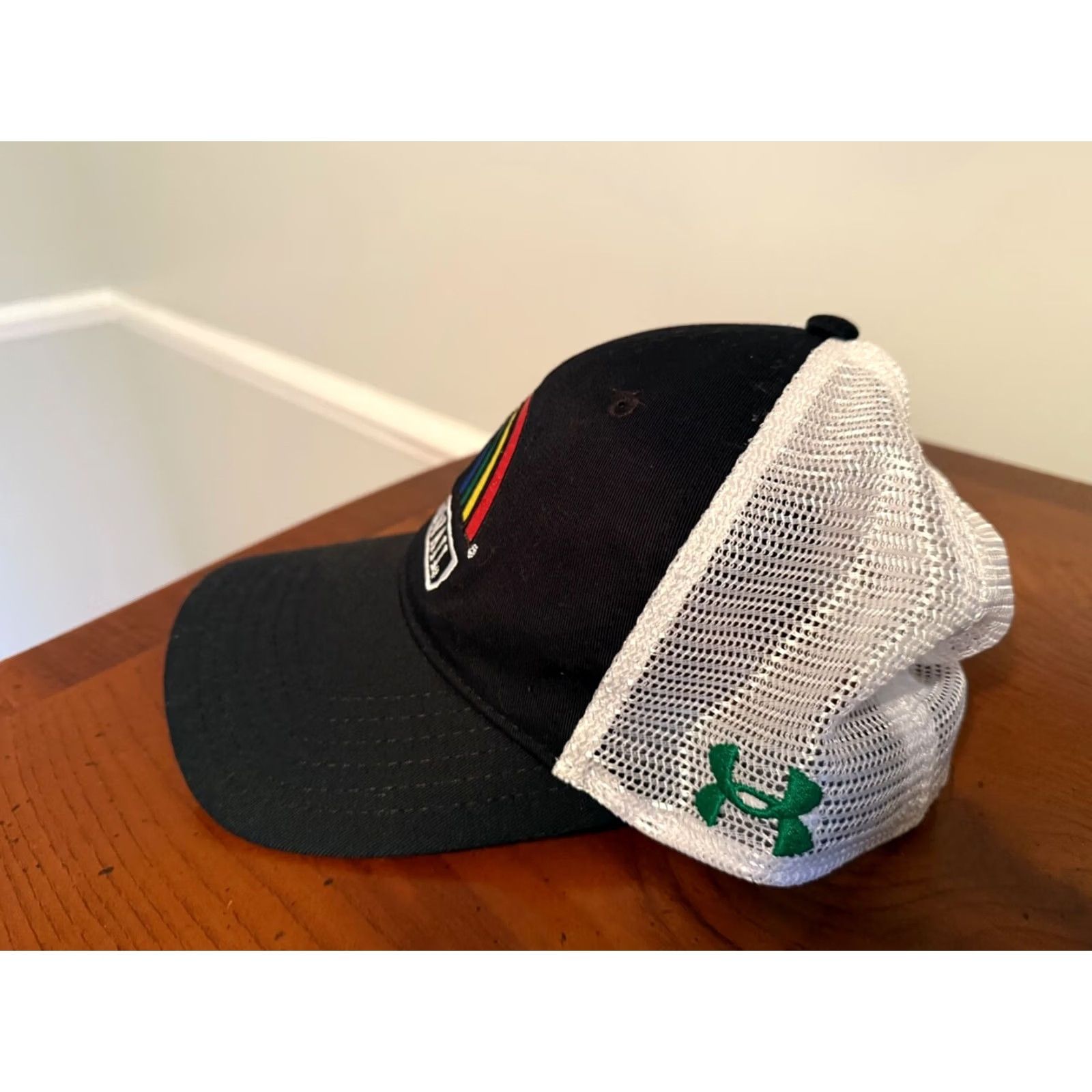 Under Armour VINTAGE Under Armour UH University of Hawaii Rainbow Fitted Hat White Adjustable Men Baseball Cap Size ONE SIZE - 5 Thumbnail