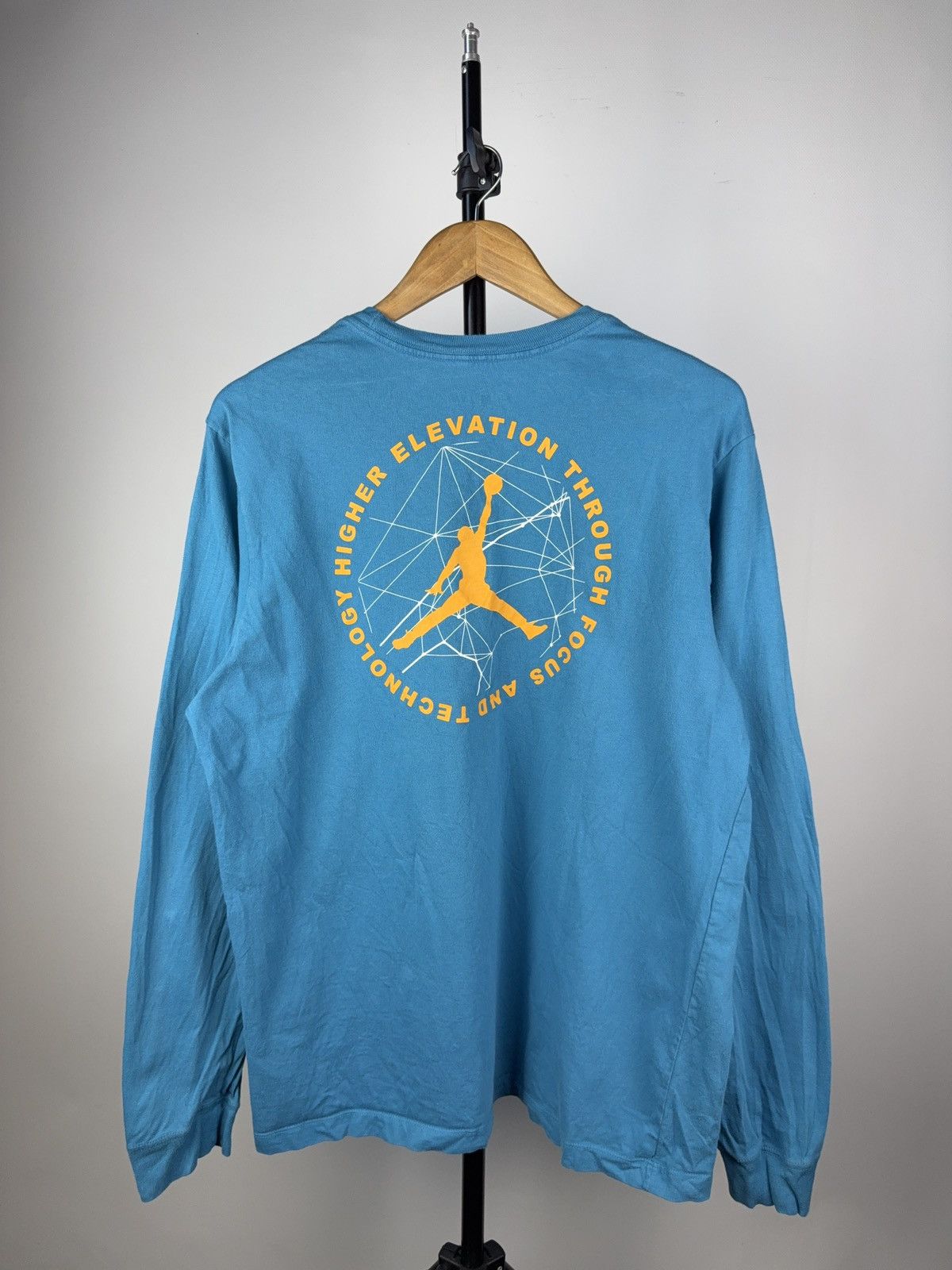 Jordan Brand Nike Air Jordan "Mind Over Matter" Basketball Shirt Men’s Size US L / EU 52-54 / 3 - 1 Thumbnail