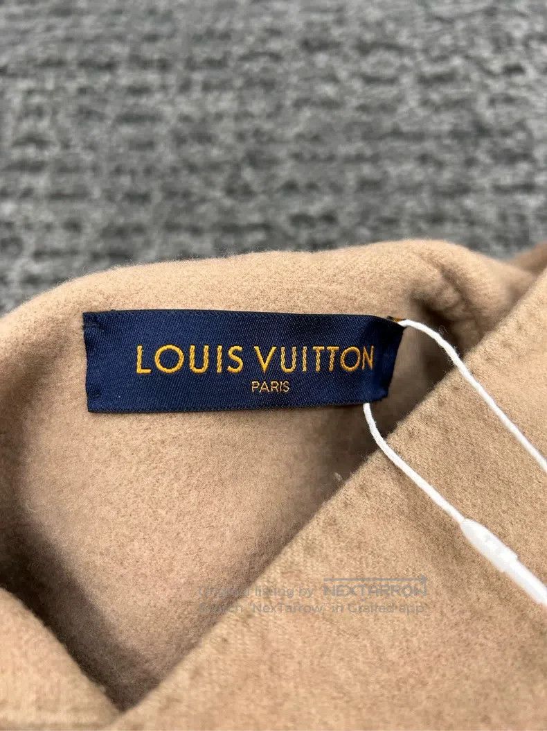 Louis Vuitton Louis Vuitton Reversible Cashmere Camel List Cashmere Hood Size US XL / EU 56 / 4 - 4 Thumbnail
