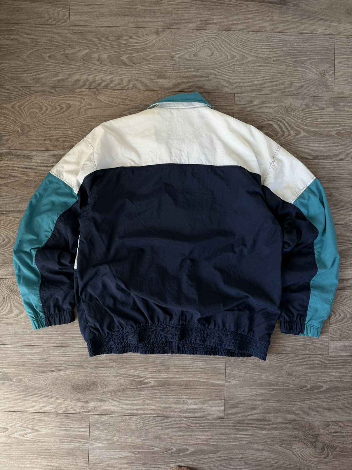 Sergio Tacchini Sergio Tacchini Vintage Italian Style Windbreaker Size US L / EU 52-54 / 3 - 16 Thumbnail