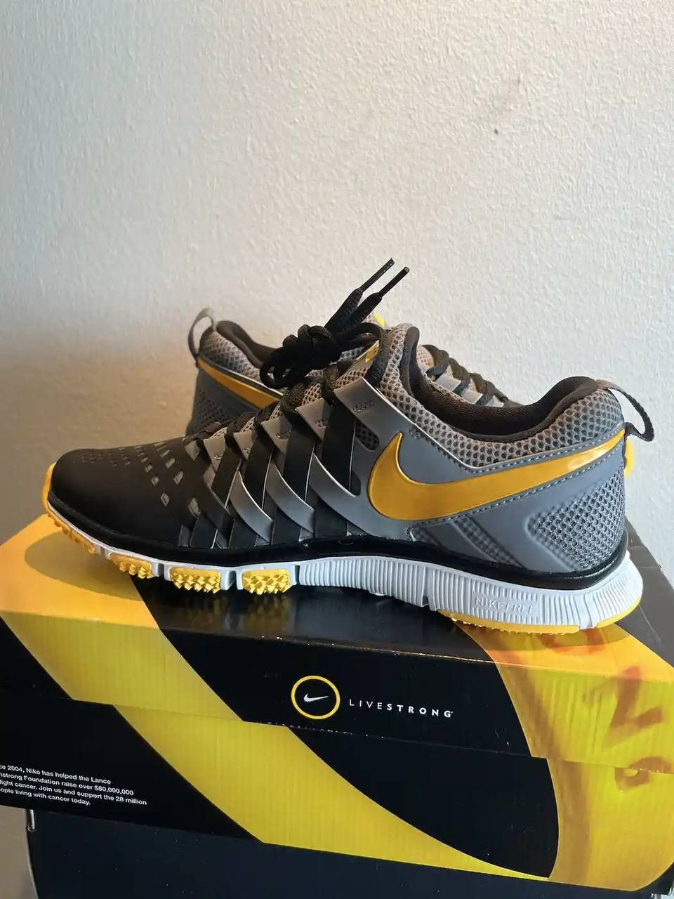 Nike Nike free x Livestrong Size US 8 / EU 41 - 3 Thumbnail